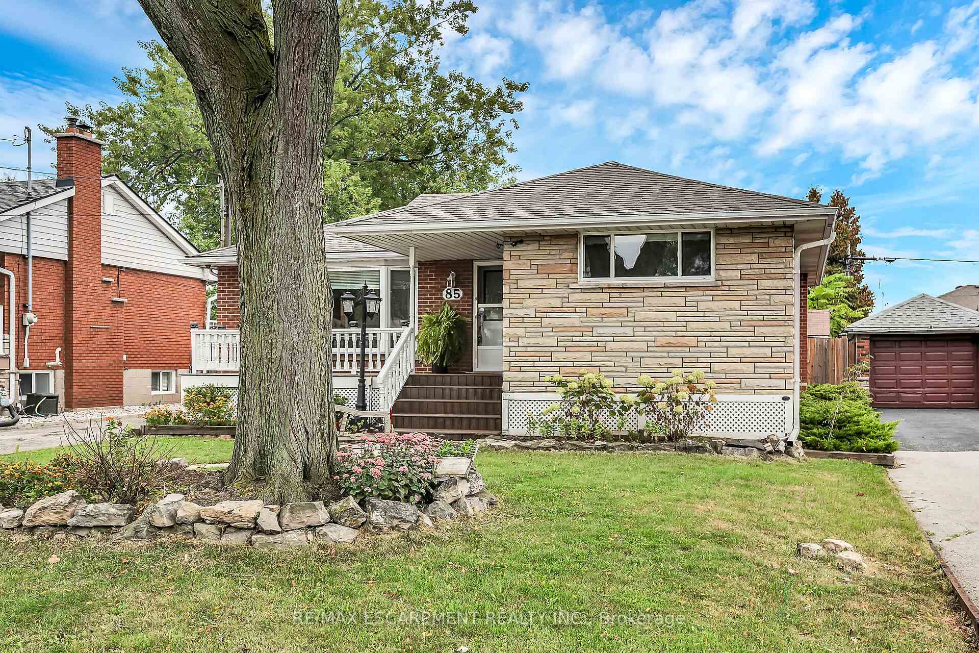 Photo 2 of 85 East 45th Street, Hamilton, Sunninghill — HOMEH