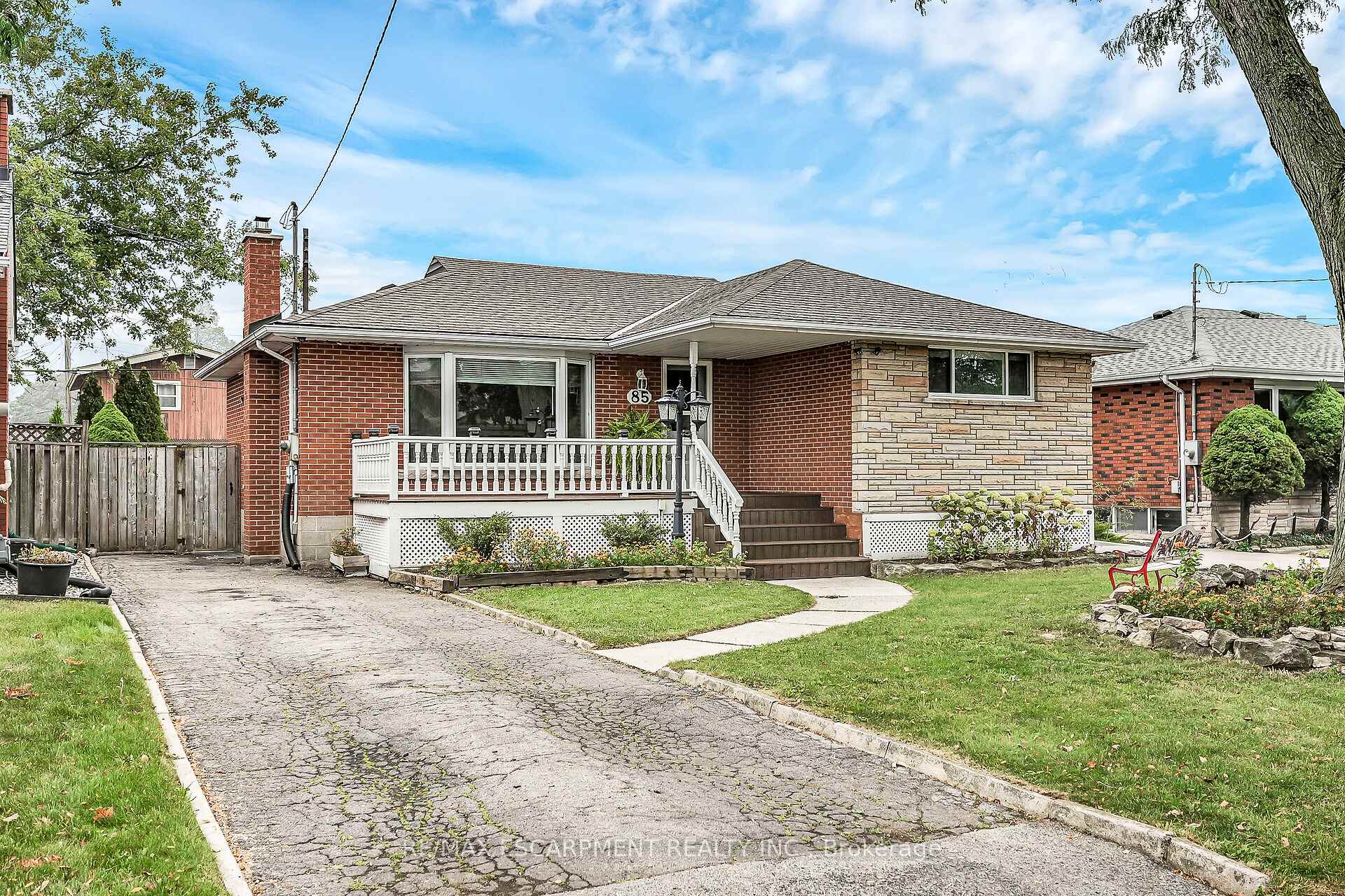 Photo 3 of 85 East 45th Street, Hamilton, Sunninghill — HOMEH