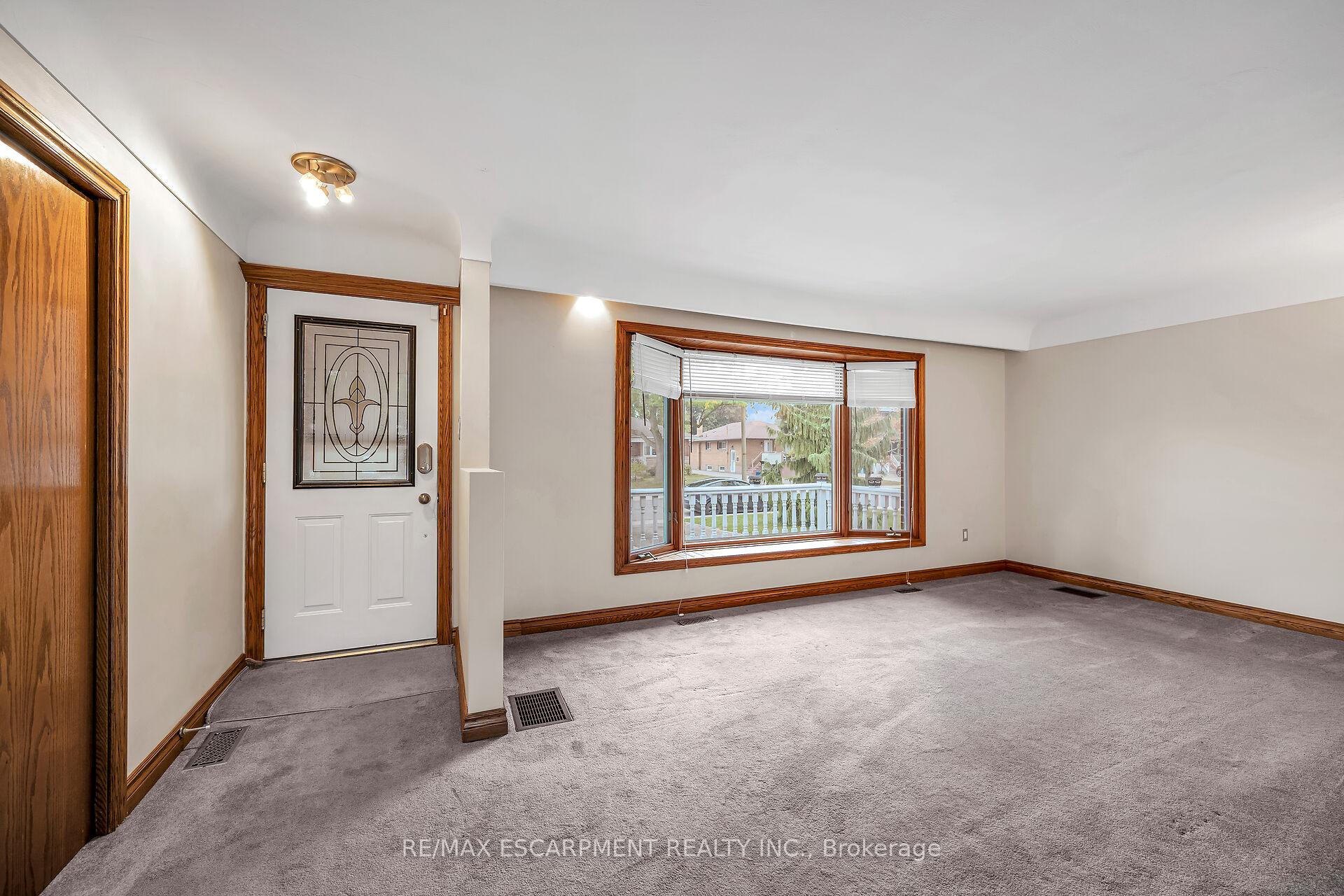 Photo 9 of 85 East 45th Street, Hamilton, Sunninghill — HOMEH
