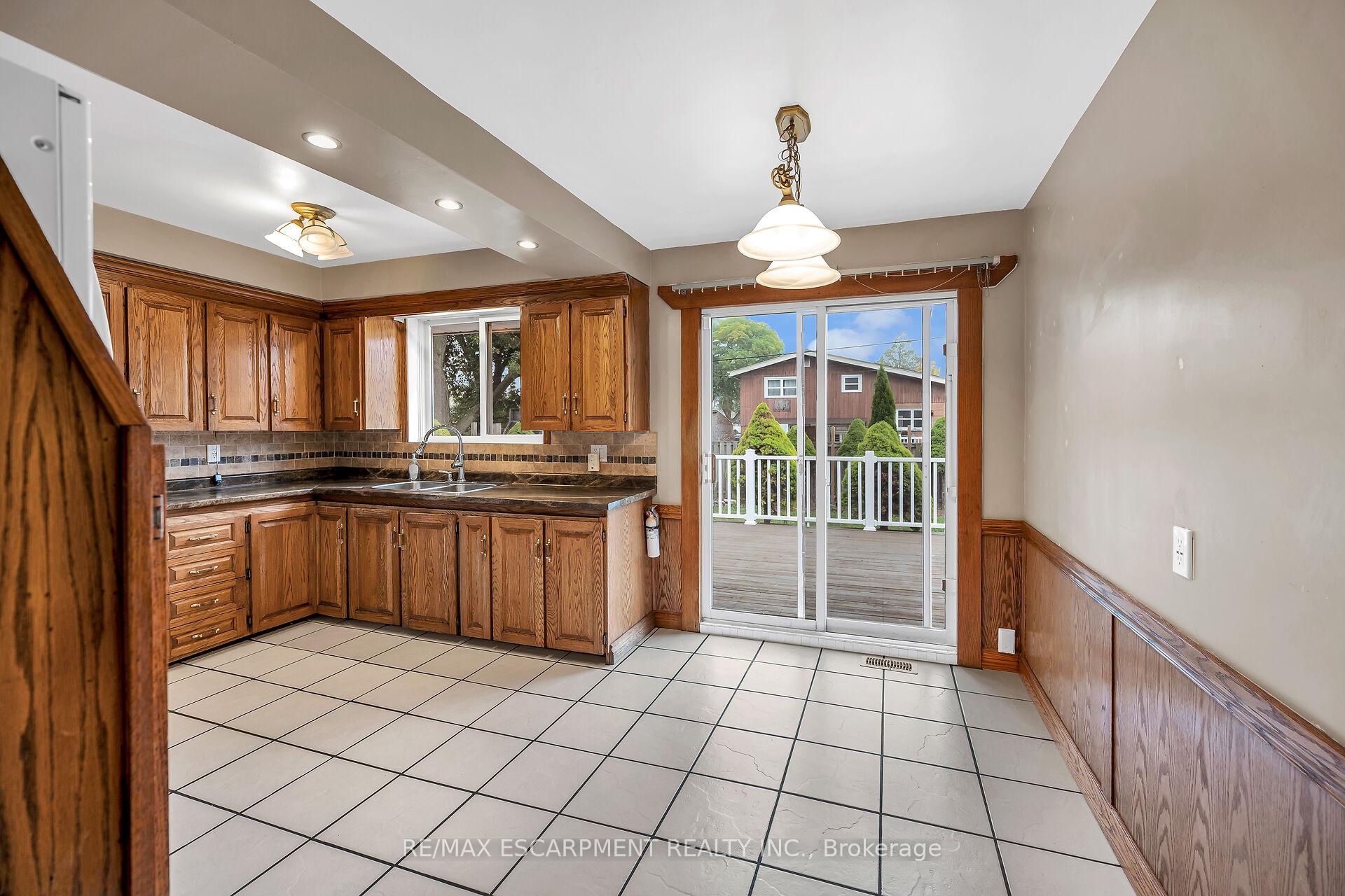Photo 12 of 85 East 45th Street, Hamilton, Sunninghill — HOMEH