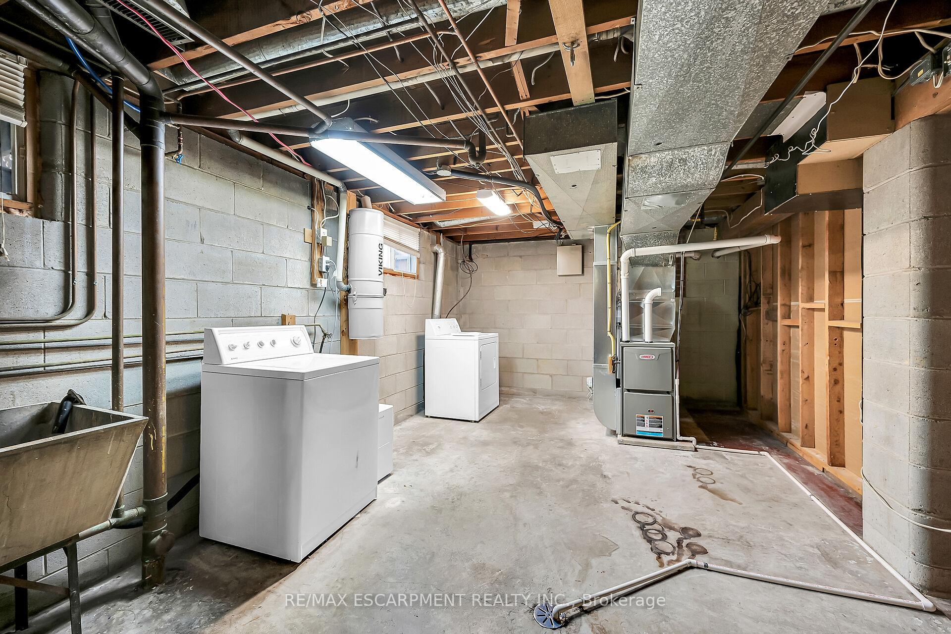Photo 33 of 85 East 45th Street, Hamilton, Sunninghill — HOMEH
