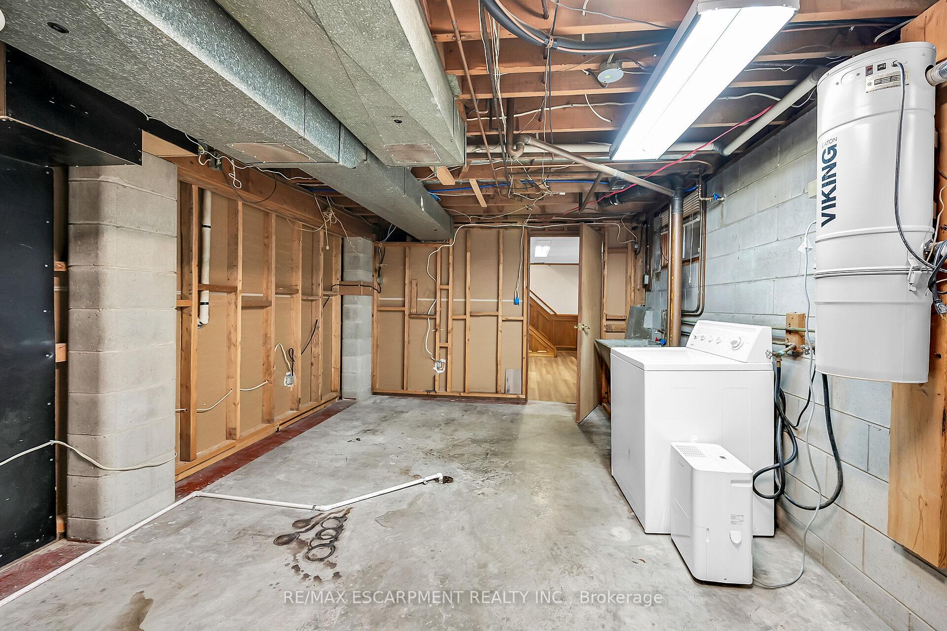 Photo 34 of 85 East 45th Street, Hamilton, Sunninghill — HOMEH