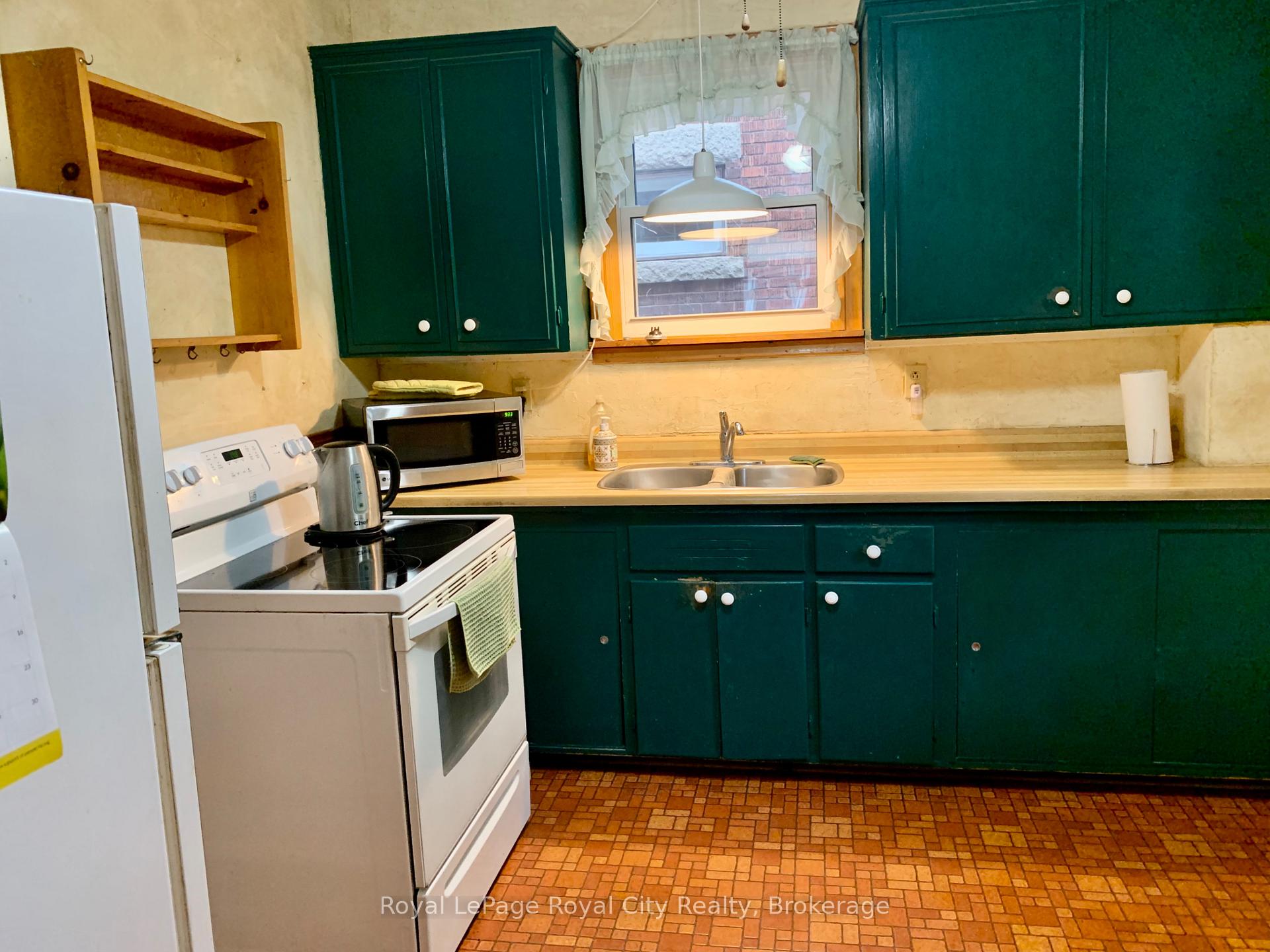 Photo 4 of 68 Robinson Avenue, Guelph, Downtown — HOMEH
