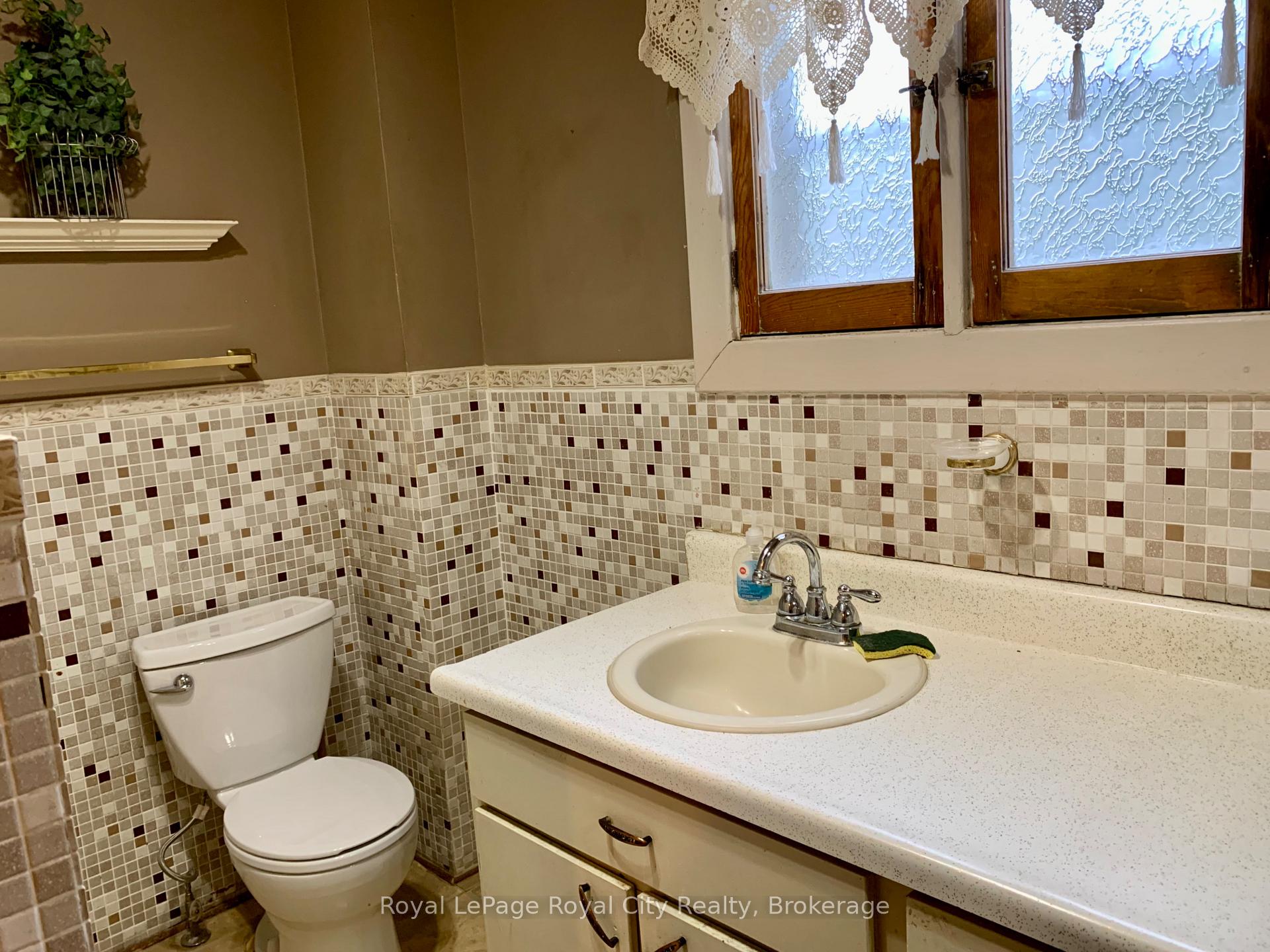 Photo 13 of 68 Robinson Avenue, Guelph, Downtown — HOMEH