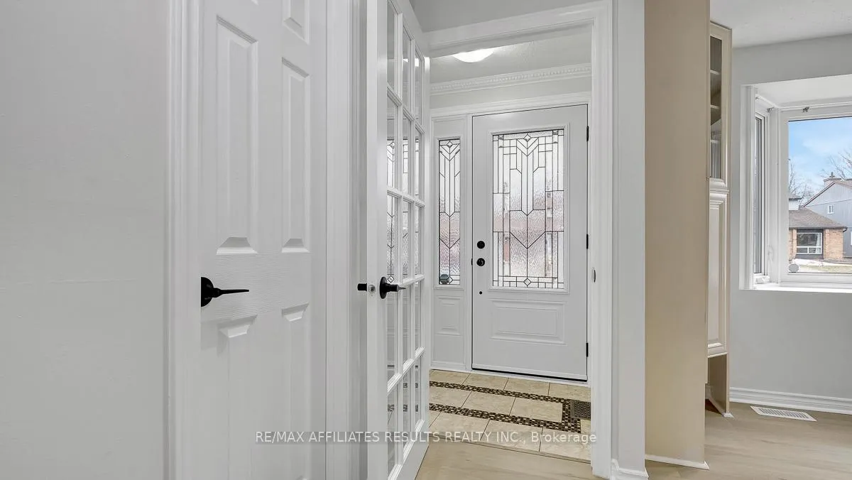 Photo 3 of 195 Sherway Drive, Ottawa, Barrhaven - Pheasant Run — HOMEH