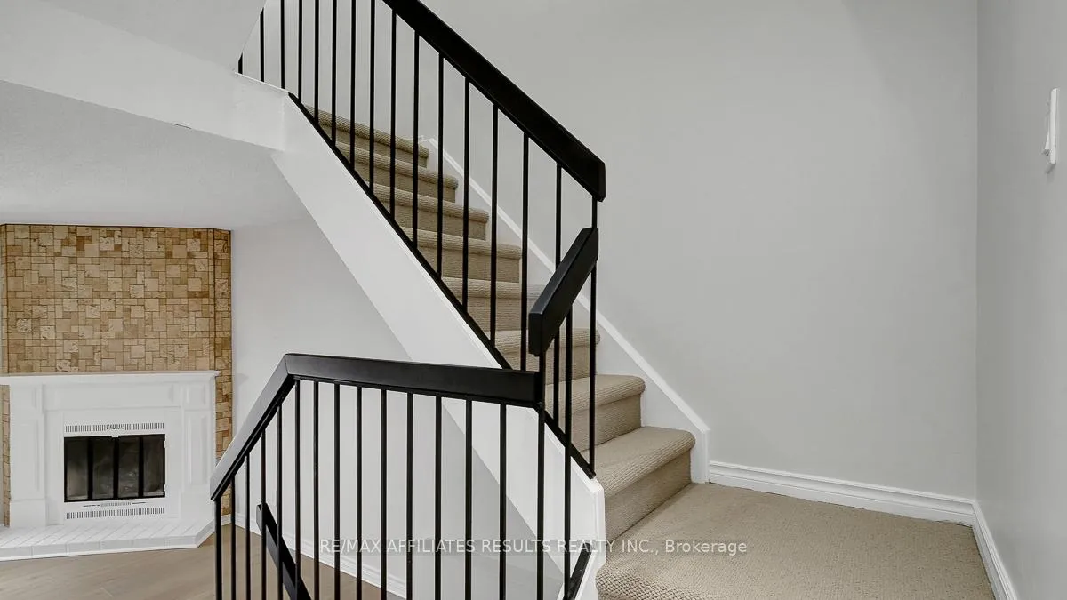 Photo 4 of 195 Sherway Drive, Ottawa, Barrhaven - Pheasant Run — HOMEH