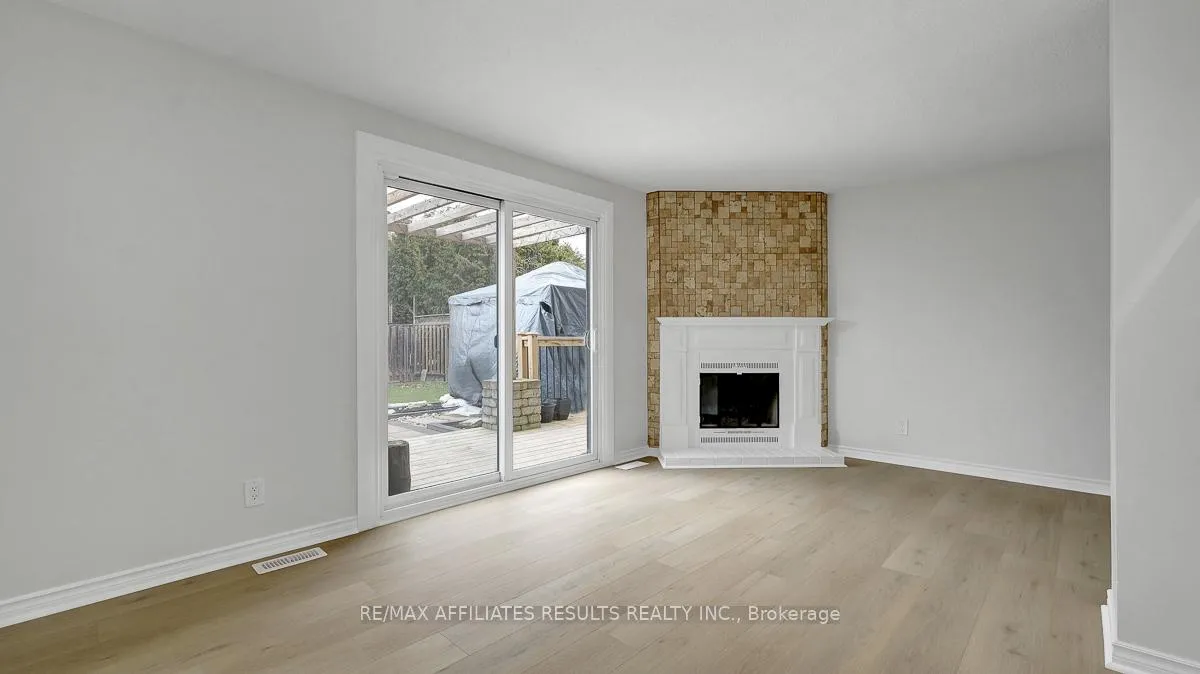 Photo 7 of 195 Sherway Drive, Ottawa, Barrhaven - Pheasant Run — HOMEH