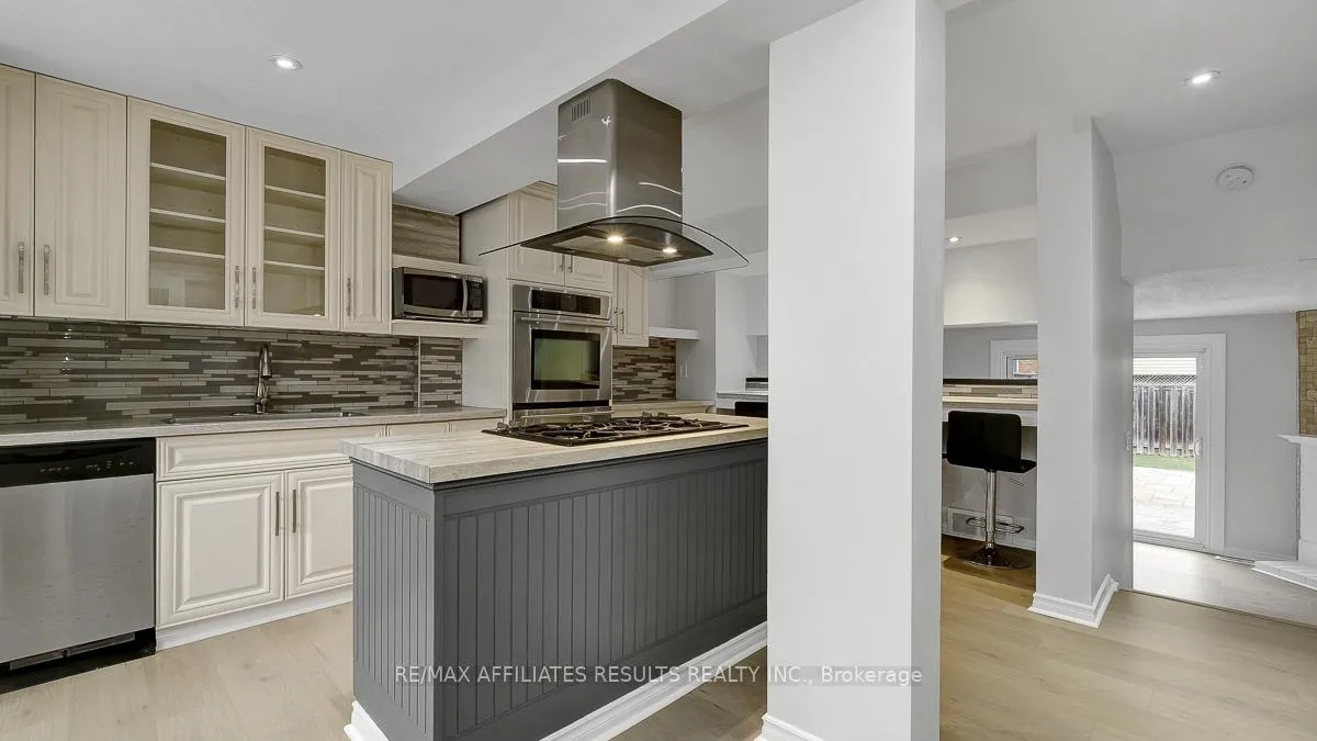 Photo 10 of 195 Sherway Drive, Ottawa, Barrhaven - Pheasant Run — HOMEH
