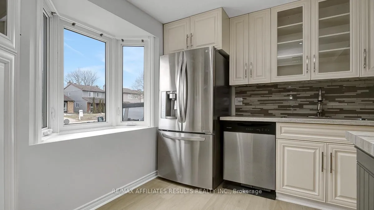 Photo 15 of 195 Sherway Drive, Ottawa, Barrhaven - Pheasant Run — HOMEH