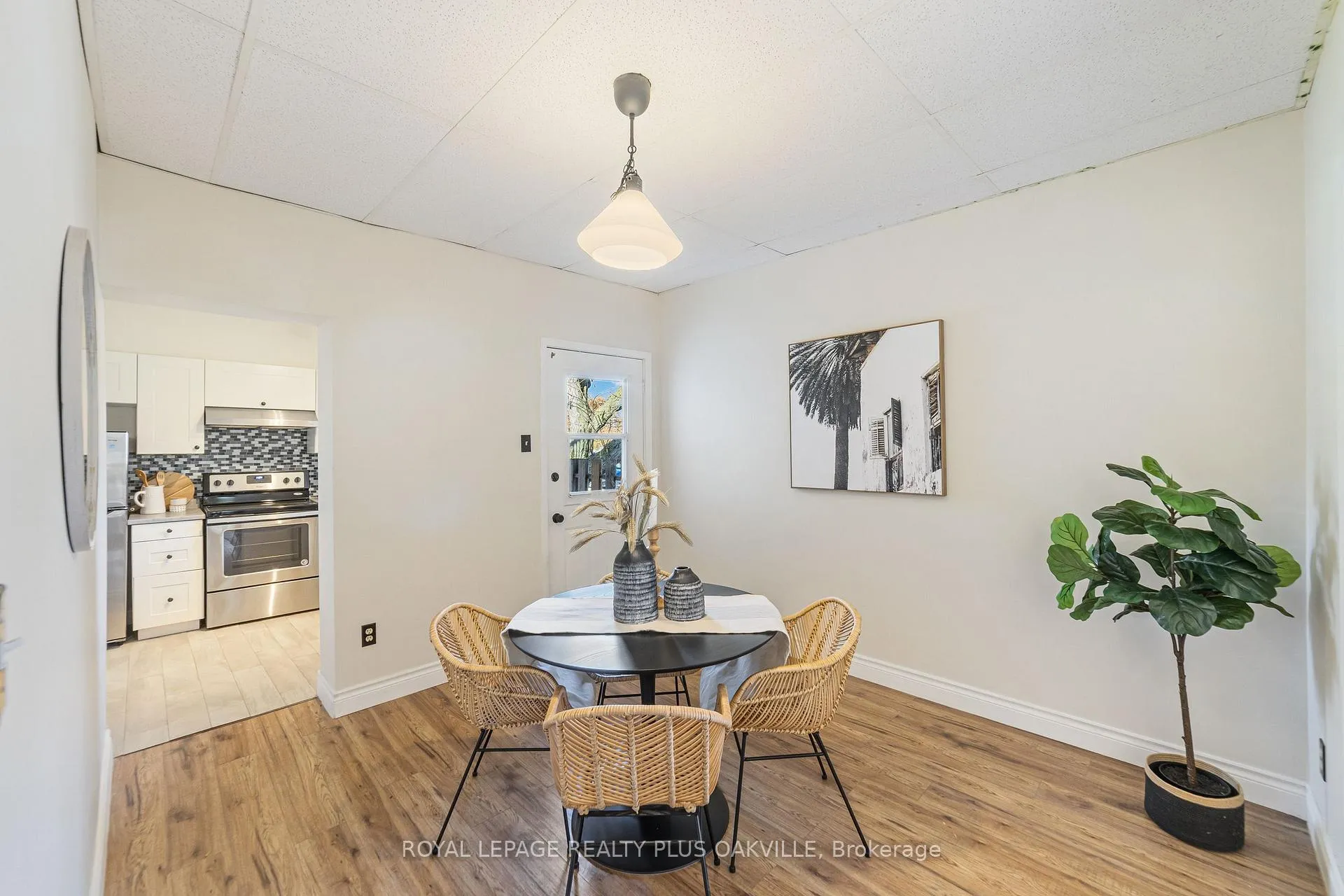 Photo 6 of 58 Lorne Avenue, Hamilton, Blakeley — HOMEH