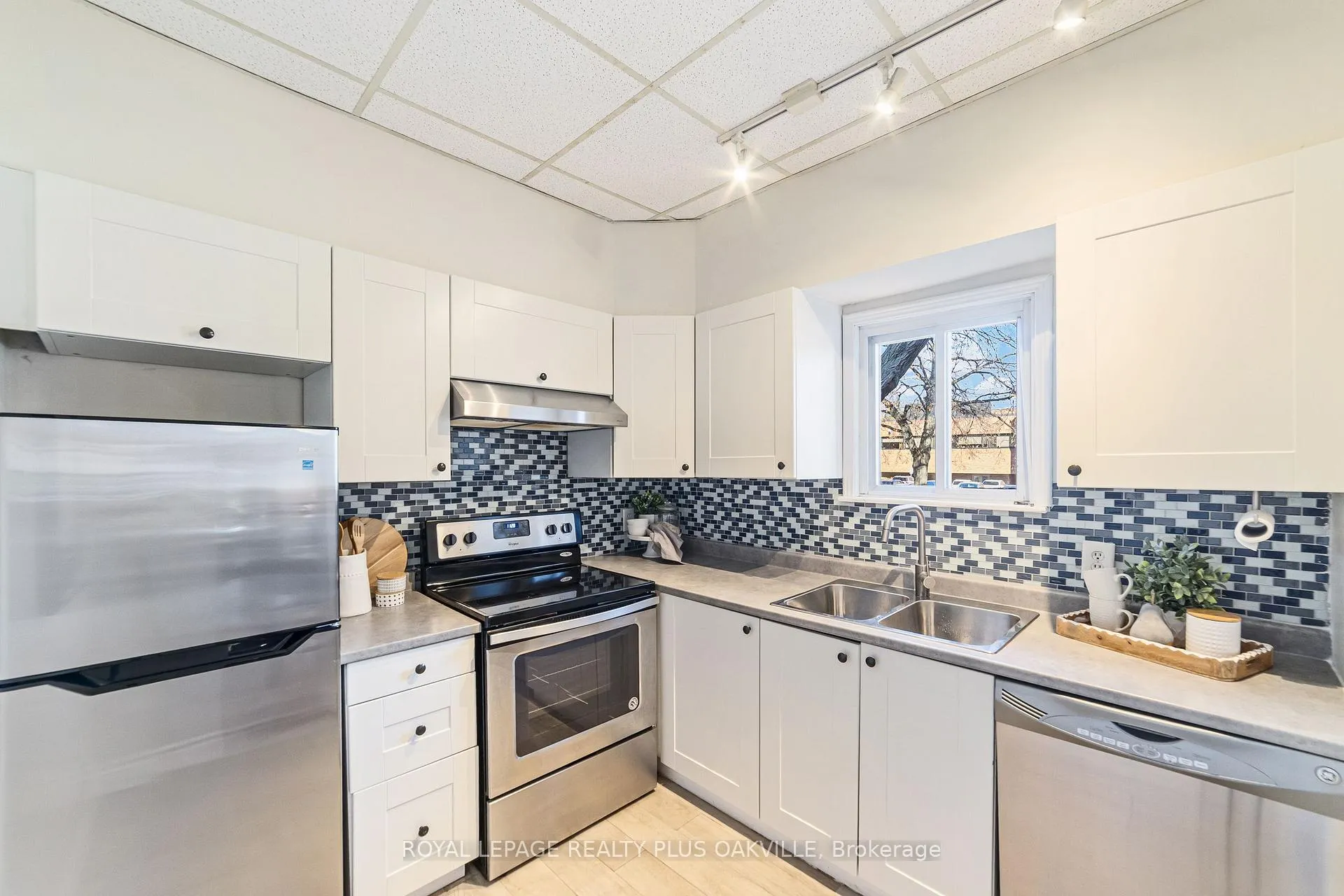 Photo 10 of 58 Lorne Avenue, Hamilton, Blakeley — HOMEH