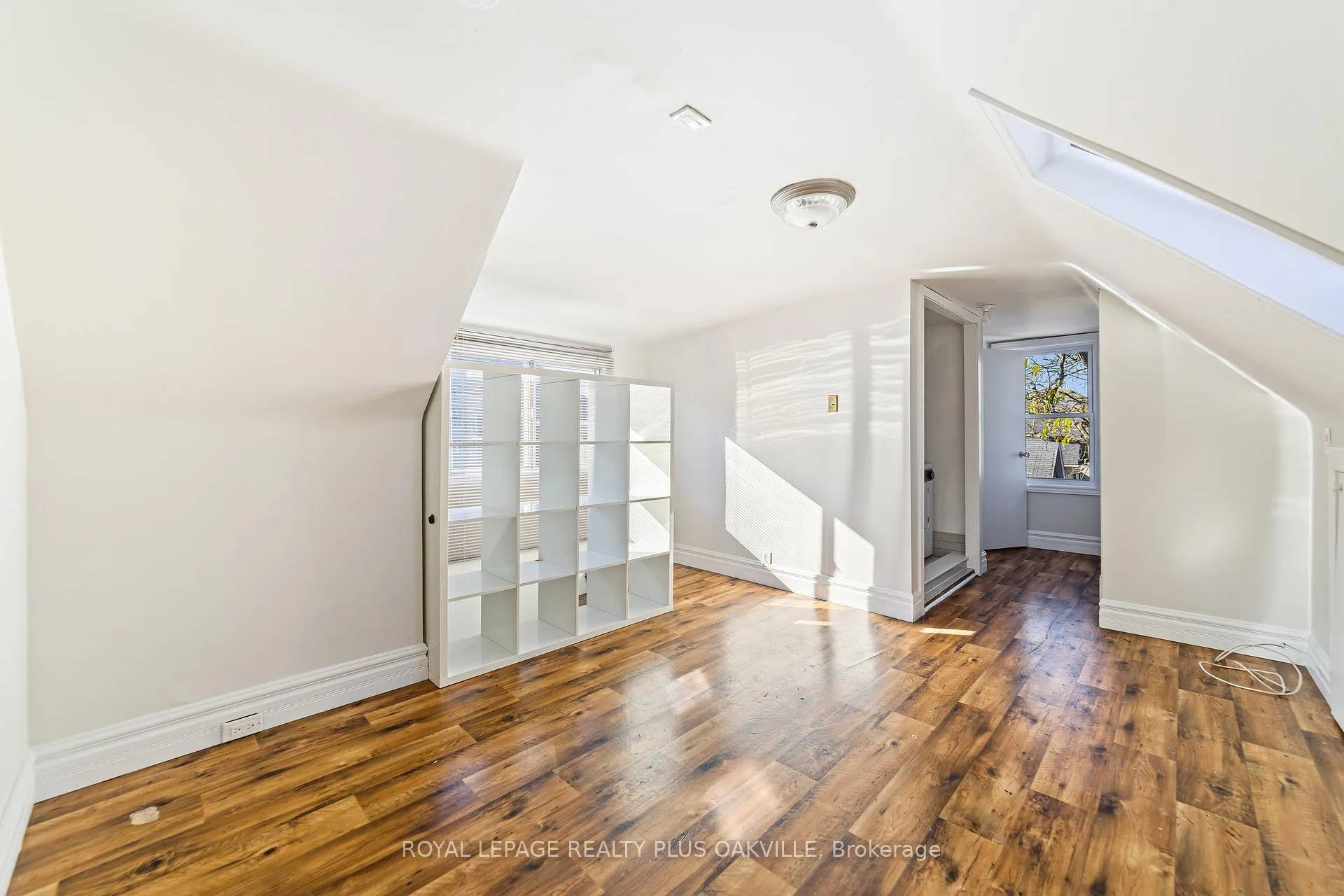 Photo 23 of 58 Lorne Avenue, Hamilton, Blakeley — HOMEH