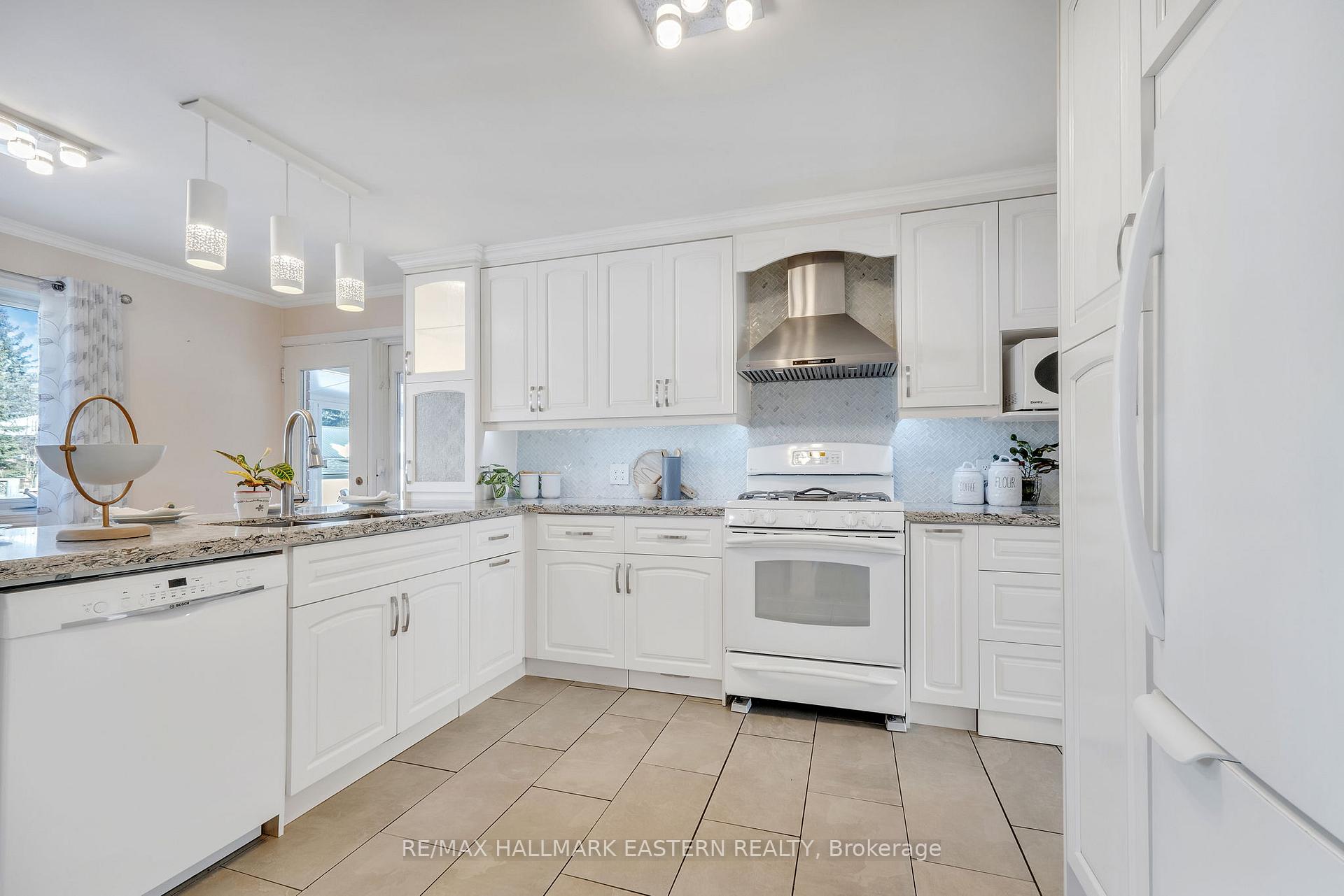Photo 10 of 1600 Forster Avenue, Peterborough, Otonabee Ward 1 — HOMEH