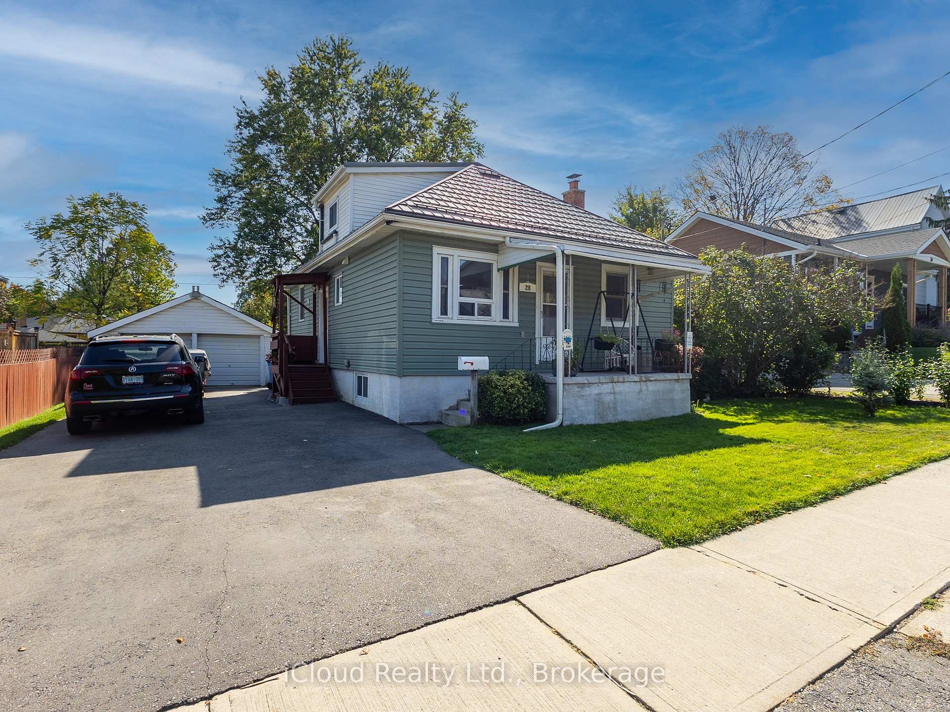 Photo 2 of 28 Barton Street, Guelph, Exhibition Park — HOMEH