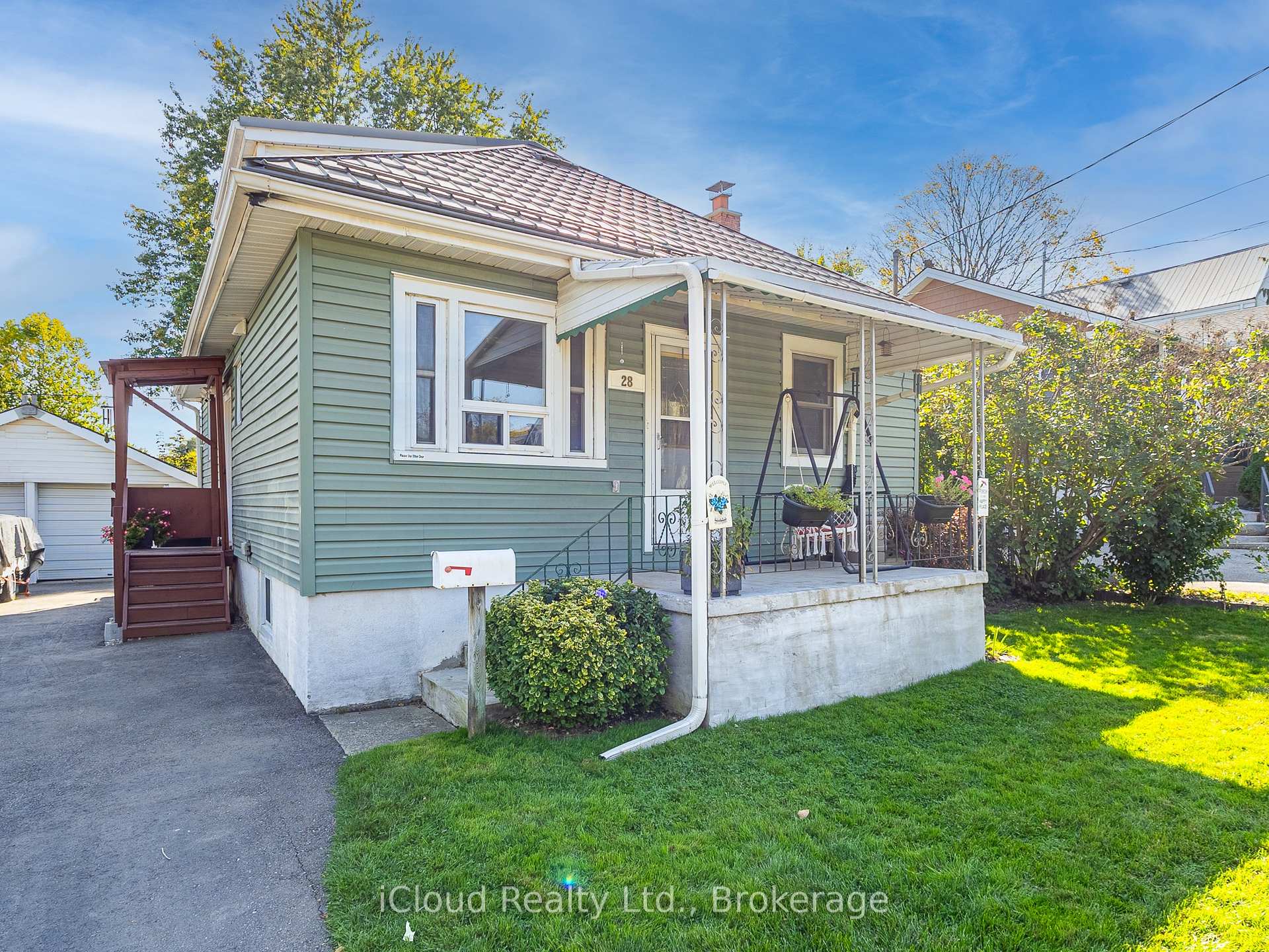 Photo 6 of 28 Barton Street, Guelph, Exhibition Park — HOMEH