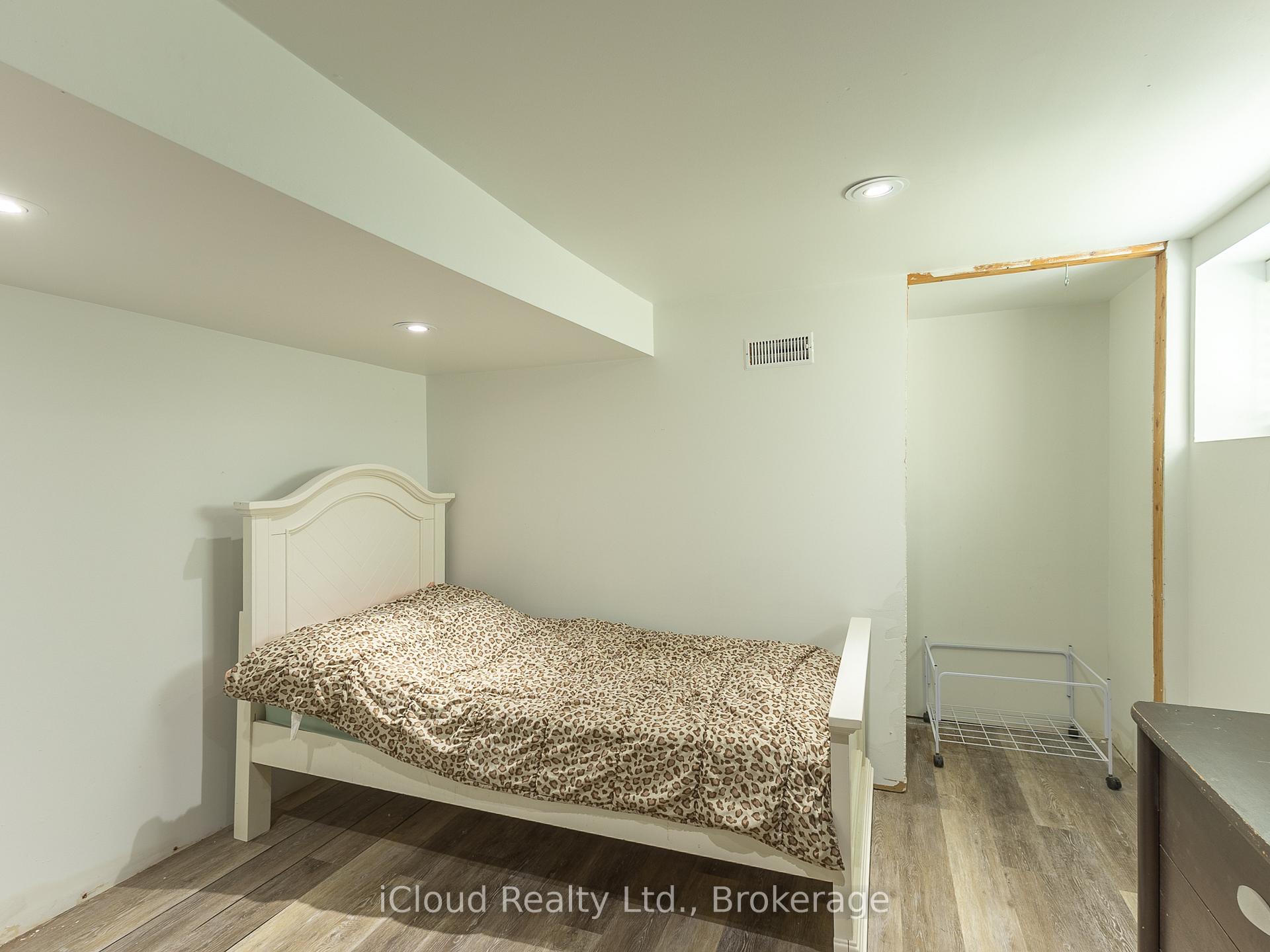 Photo 26 of 28 Barton Street, Guelph, Exhibition Park — HOMEH