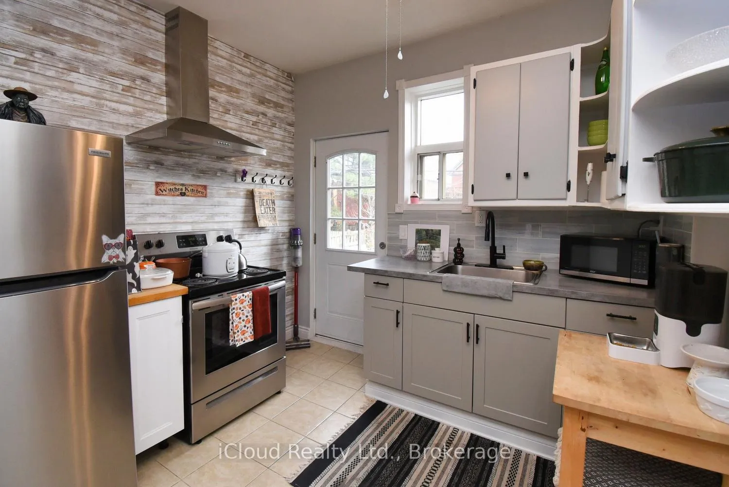Photo 5 of 205 Prospect Street S, Hamilton, Blakeley — HOMEH