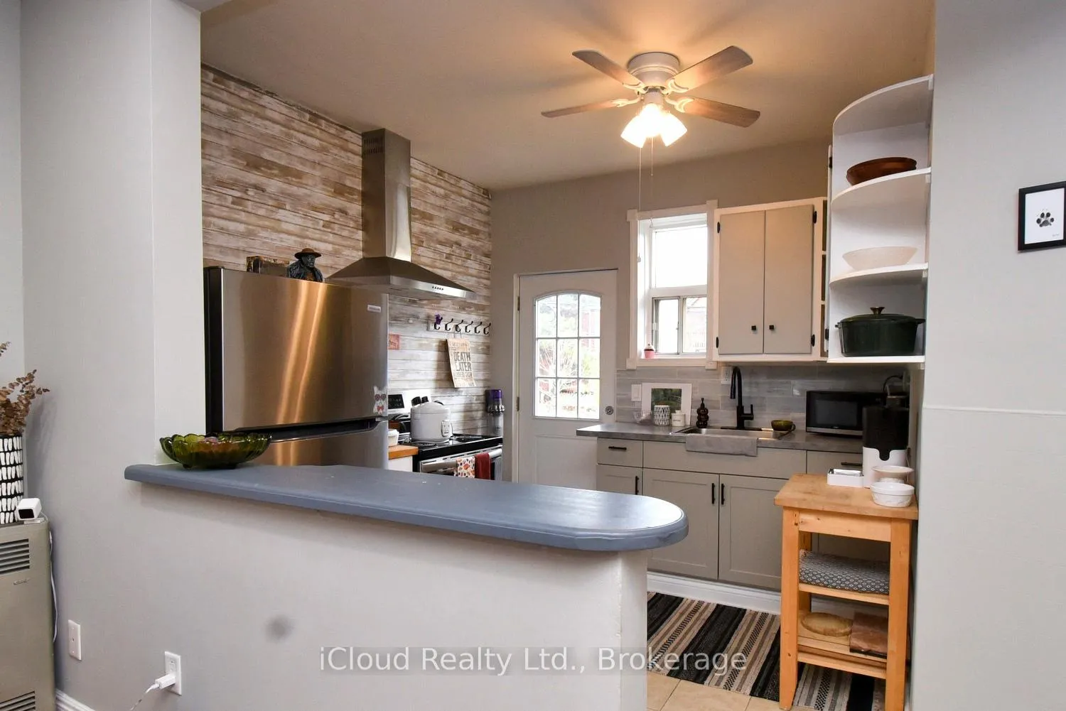 Photo 7 of 205 Prospect Street S, Hamilton, Blakeley — HOMEH