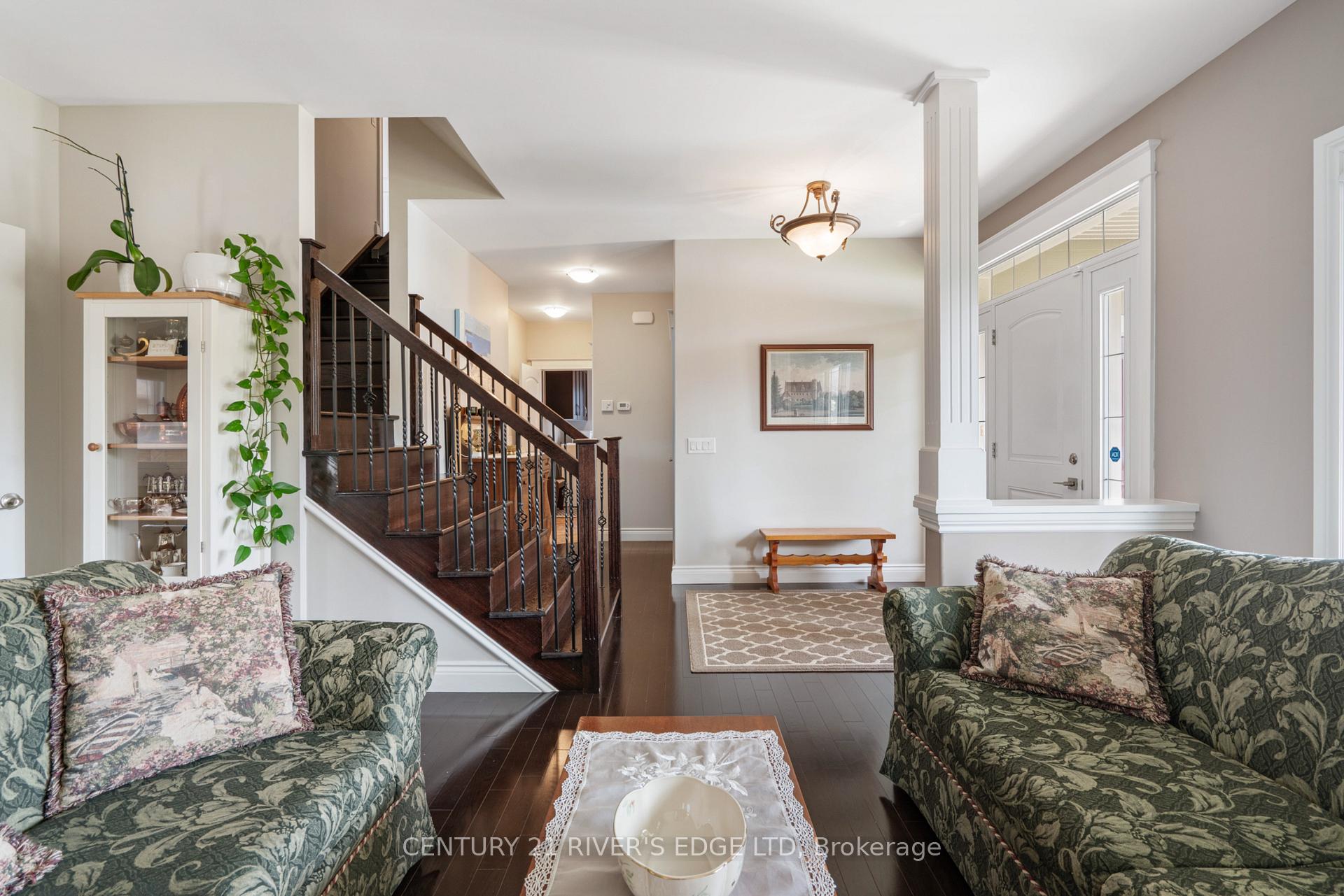 Photo 8 of 414 Brock Street, Brockville — HOMEH