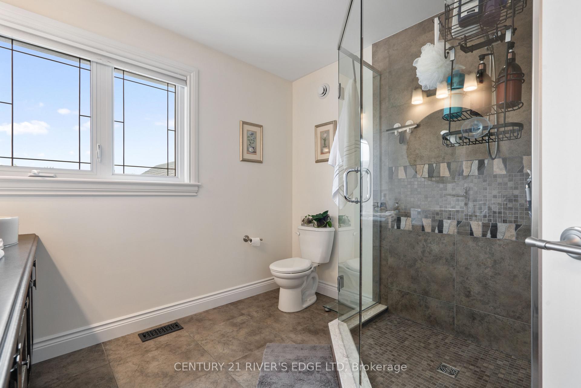 Photo 25 of 414 Brock Street, Brockville — HOMEH