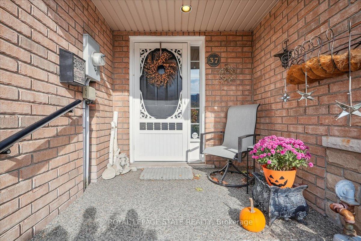 Photo 8 of 37 Willow Lane, Grimsby, Grimsby West — HOMEH