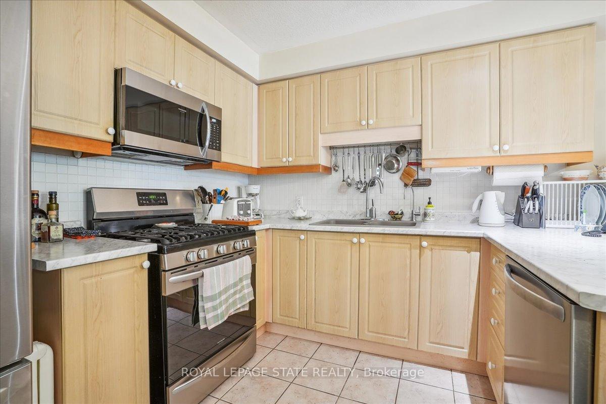 Photo 13 of 37 Willow Lane, Grimsby, Grimsby West — HOMEH
