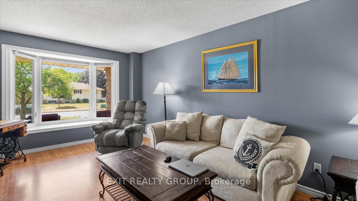 Photo 5 of 17 Morris Drive, Belleville, Belleville Ward — HOMEH