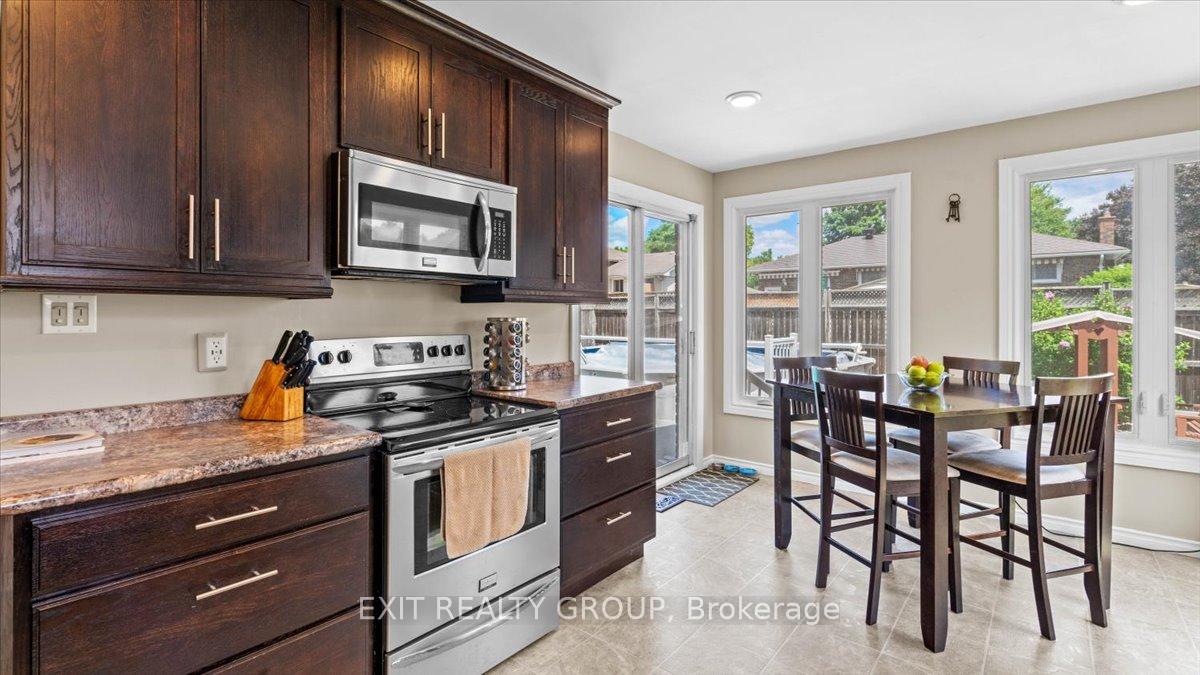 Photo 11 of 17 Morris Drive, Belleville, Belleville Ward — HOMEH
