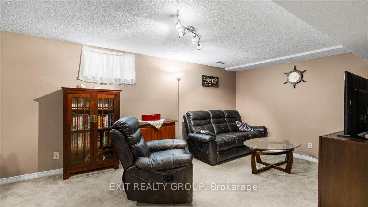 Photo 35 of 17 Morris Drive, Belleville, Belleville Ward — HOMEH