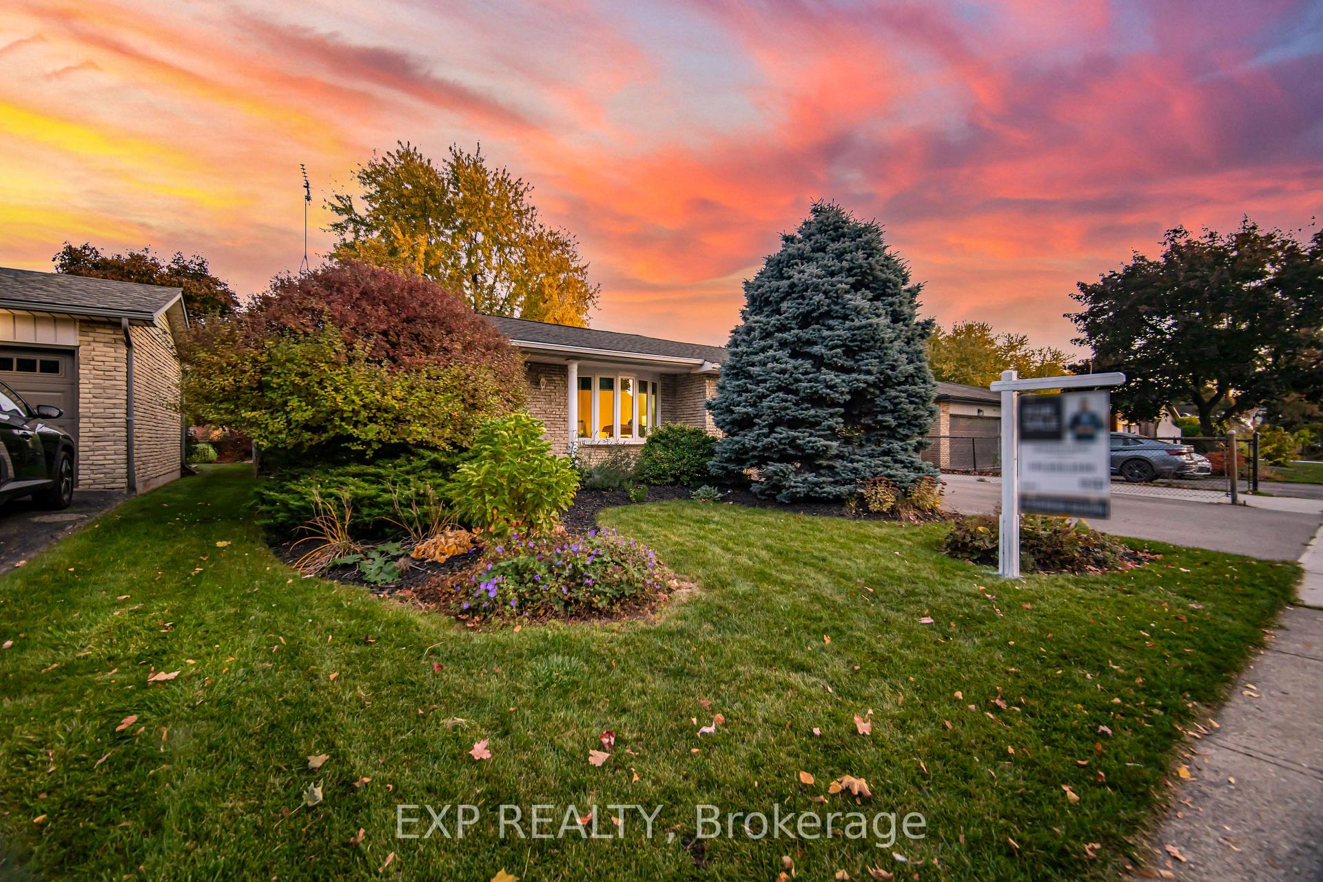 Front of 853 Willow Avenue