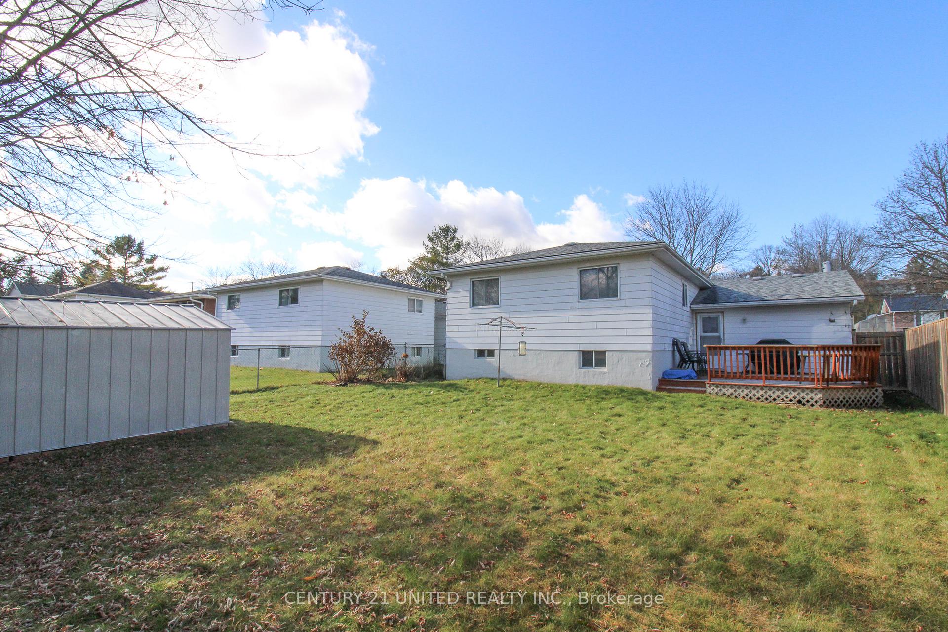 Photo 2 of 32 Kawartha Heights Boulevard, Peterborough, Monaghan Ward 2 — HOMEH