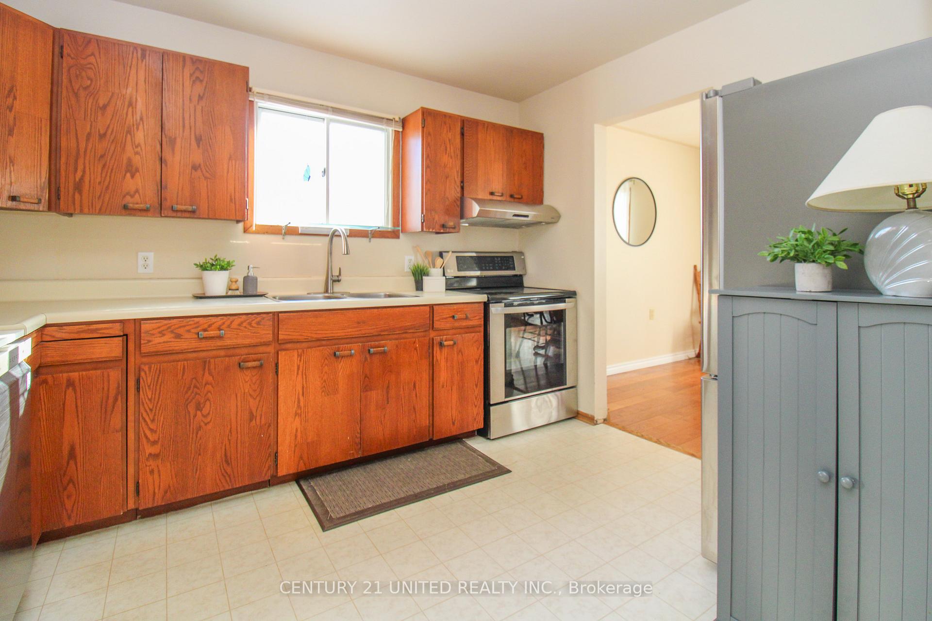 Photo 18 of 32 Kawartha Heights Boulevard, Peterborough, Monaghan Ward 2 — HOMEH