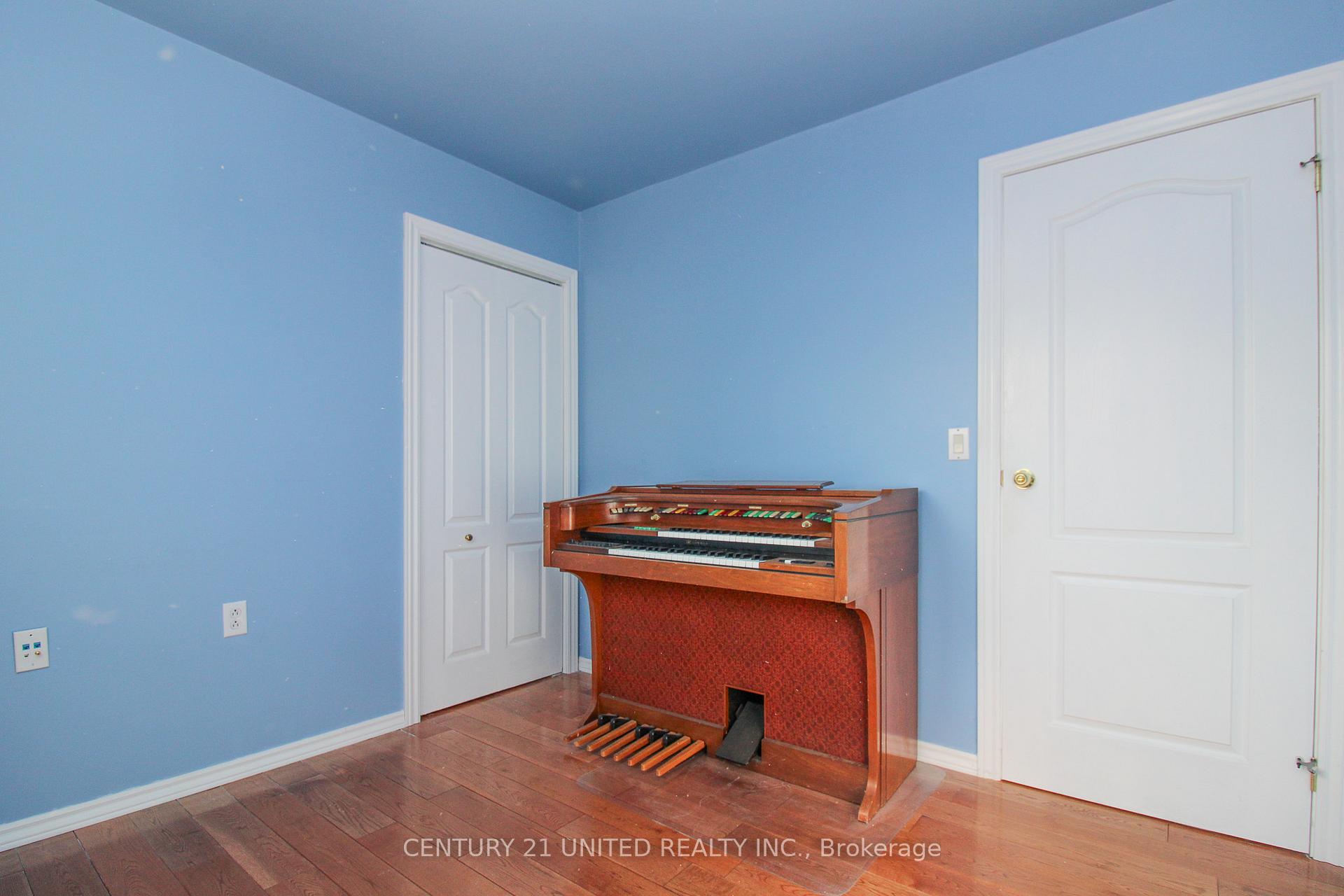 Photo 23 of 32 Kawartha Heights Boulevard, Peterborough, Monaghan Ward 2 — HOMEH