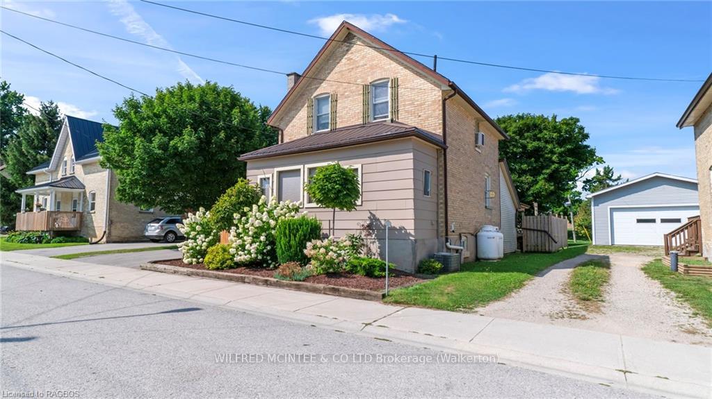 Photo 3 of 27 King Street, Brockton — HOMEH