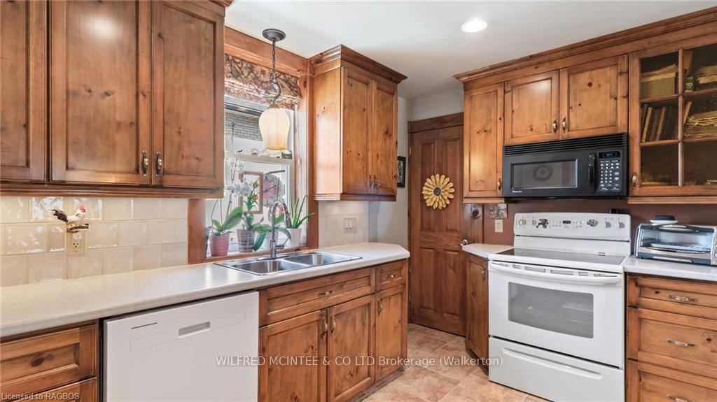 Photo 23 of 27 King Street, Brockton — HOMEH