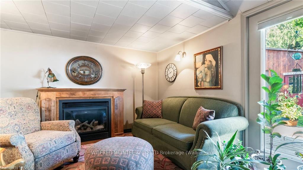 Photo 16 of 27 King Street, Brockton — HOMEH