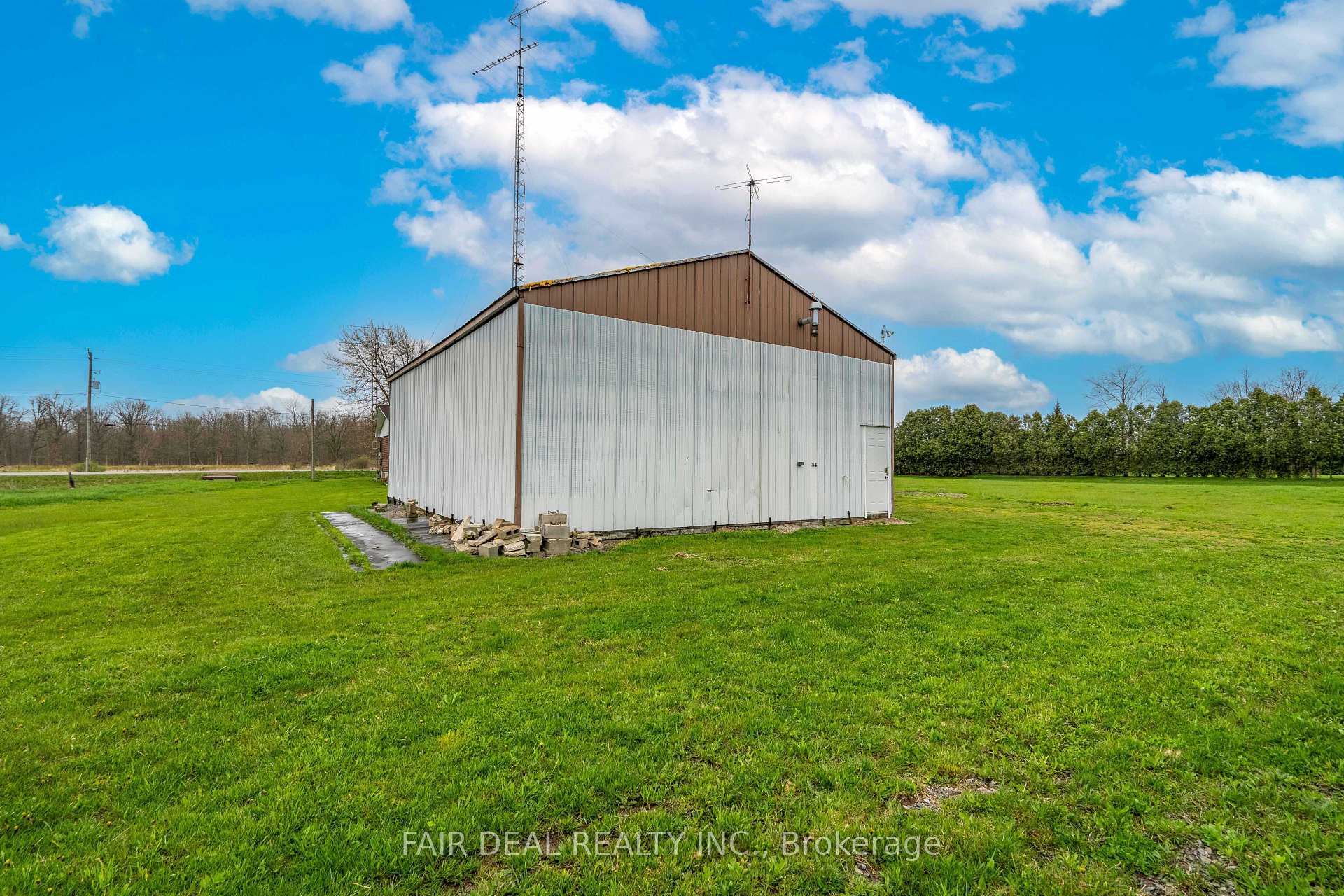 Photo 38 of 392 Mountain Road, Grimsby, Grimsby Escarpment — HOMEH