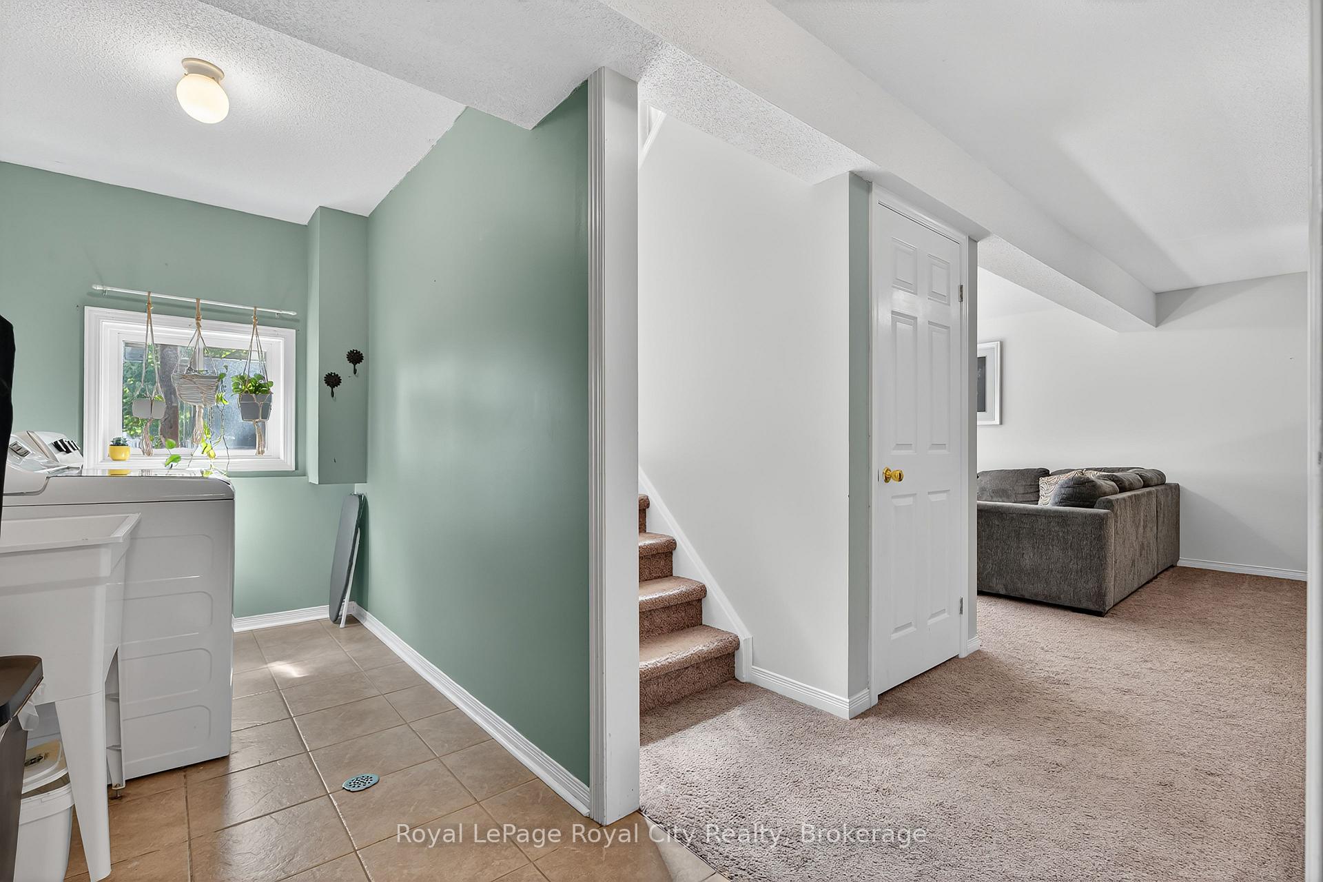 Photo 22 of 50 Mclachlan Place, Guelph, Willow West/Sugarbush/West Acres — HOMEH