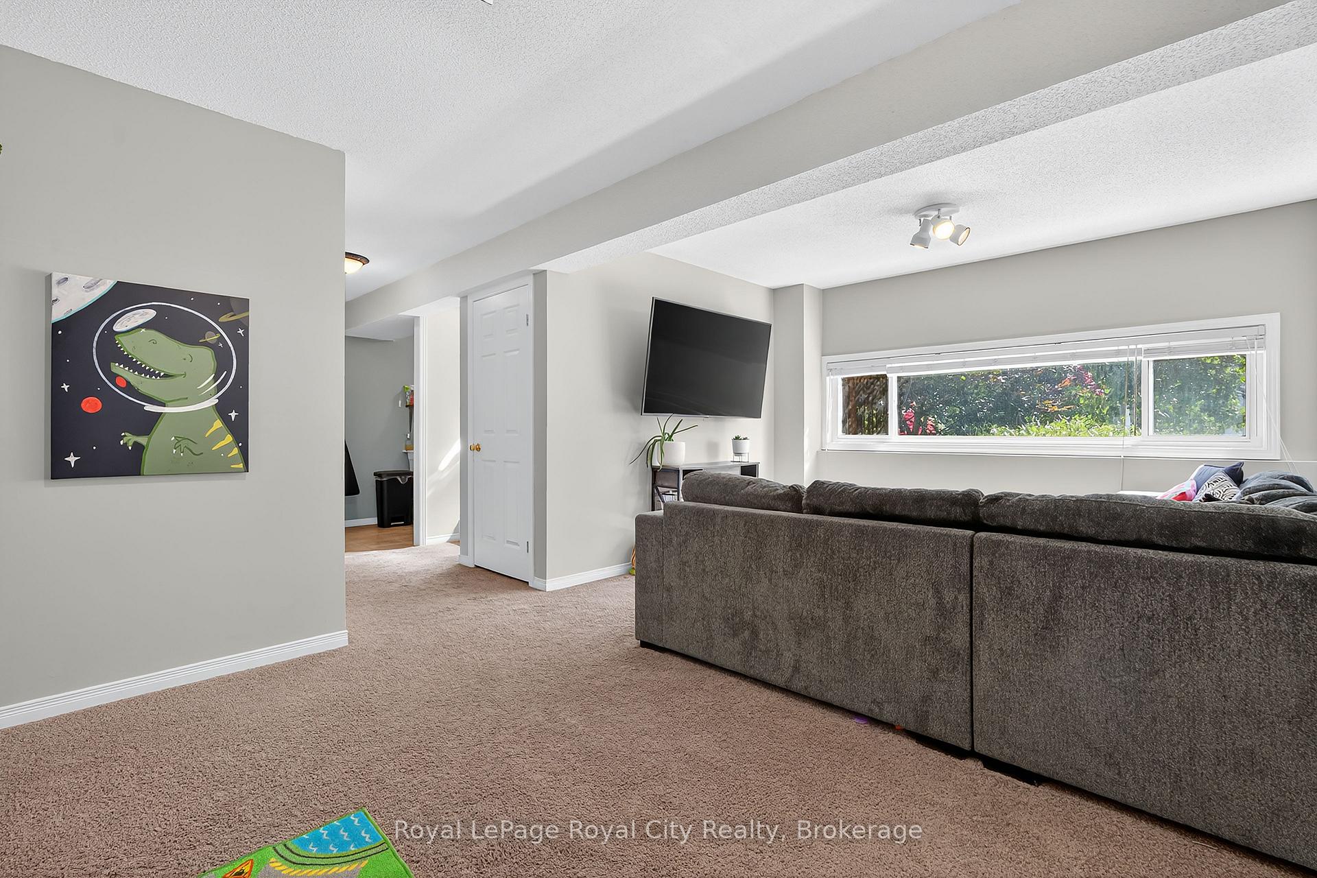 Photo 23 of 50 Mclachlan Place, Guelph, Willow West/Sugarbush/West Acres — HOMEH