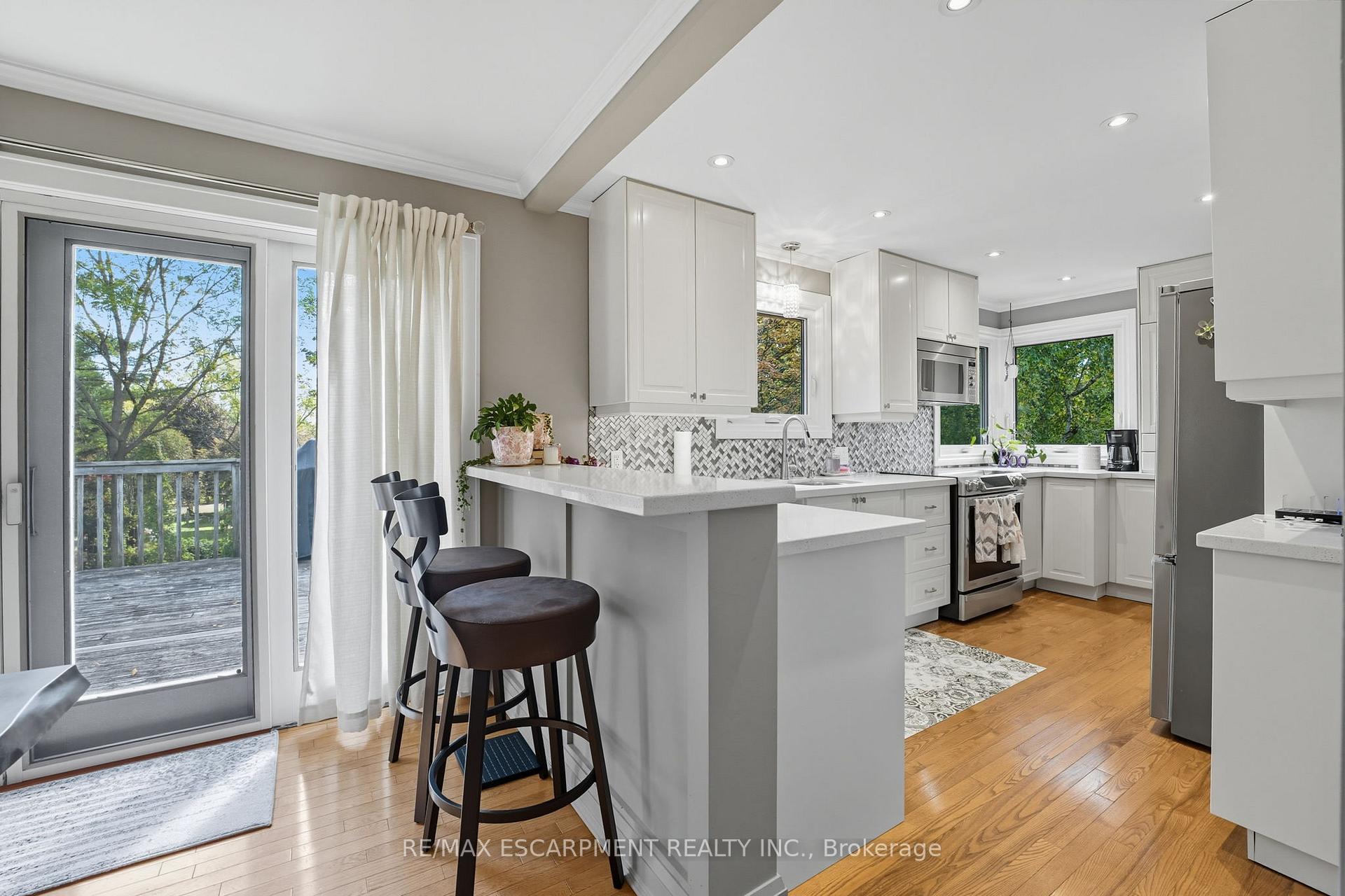 Photo 12 of 136 Hillcrest Avenue, Hamilton, Greensville — HOMEH