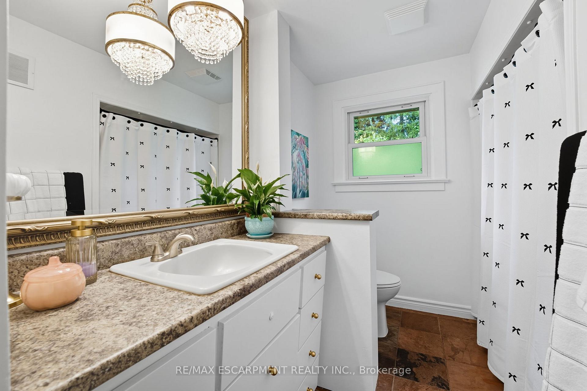 Photo 21 of 136 Hillcrest Avenue, Hamilton, Greensville — HOMEH