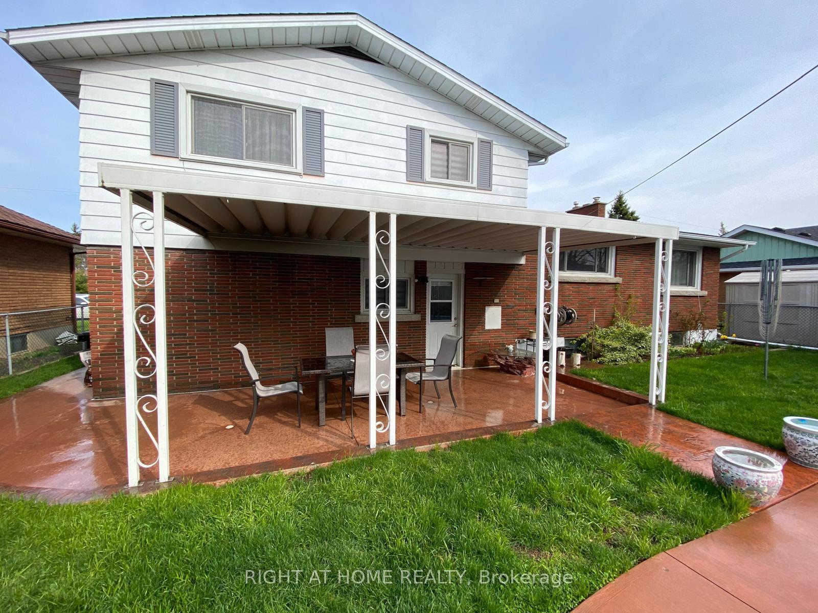 Photo 15 of 28 Lorne Avenue, Grimsby, Grimsby Beach — HOMEH