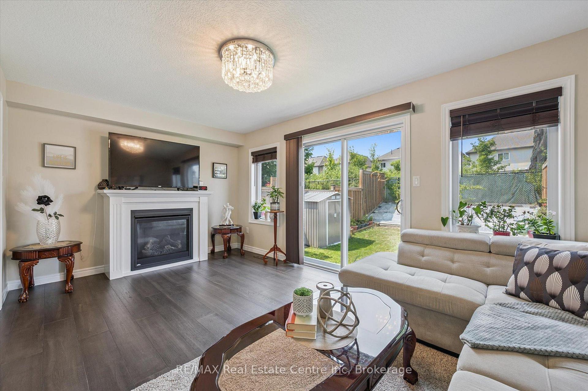 Photo 8 of 23 Ambrous Crescent, Guelph, Kortright East — HOMEH