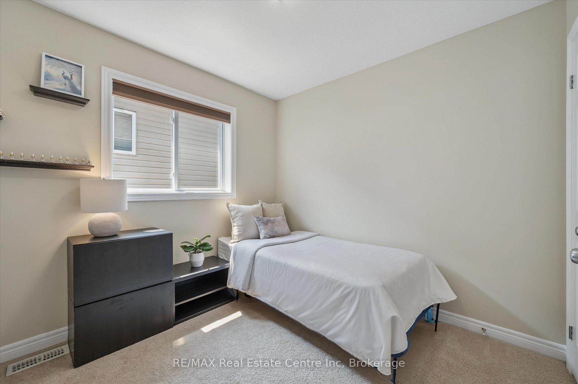 Photo 14 of 23 Ambrous Crescent, Guelph, Kortright East — HOMEH