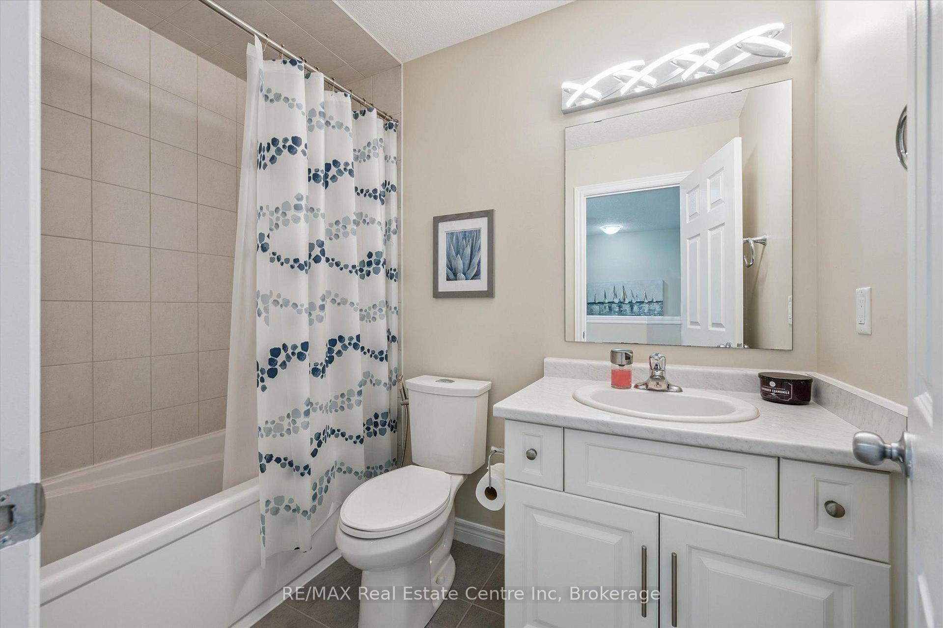 Photo 15 of 23 Ambrous Crescent, Guelph, Kortright East — HOMEH
