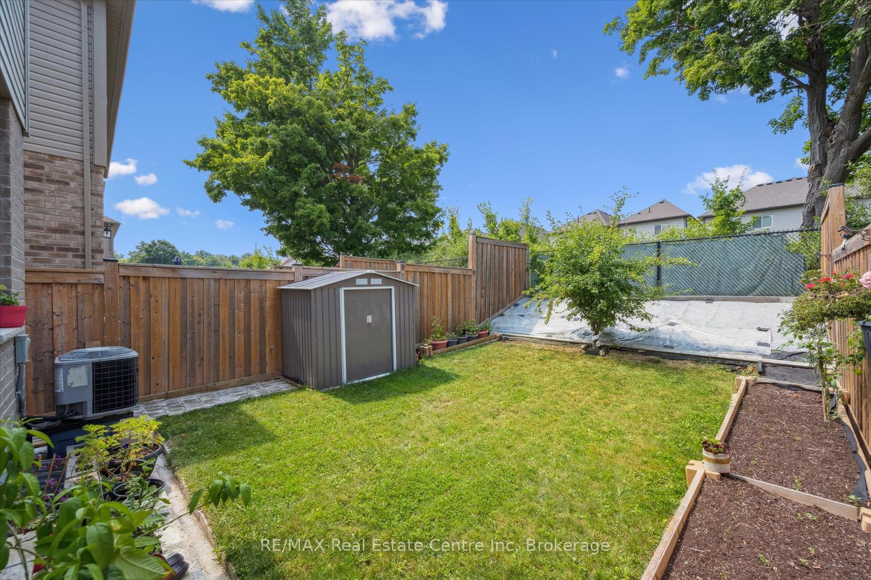 Photo 21 of 23 Ambrous Crescent, Guelph, Kortright East — HOMEH
