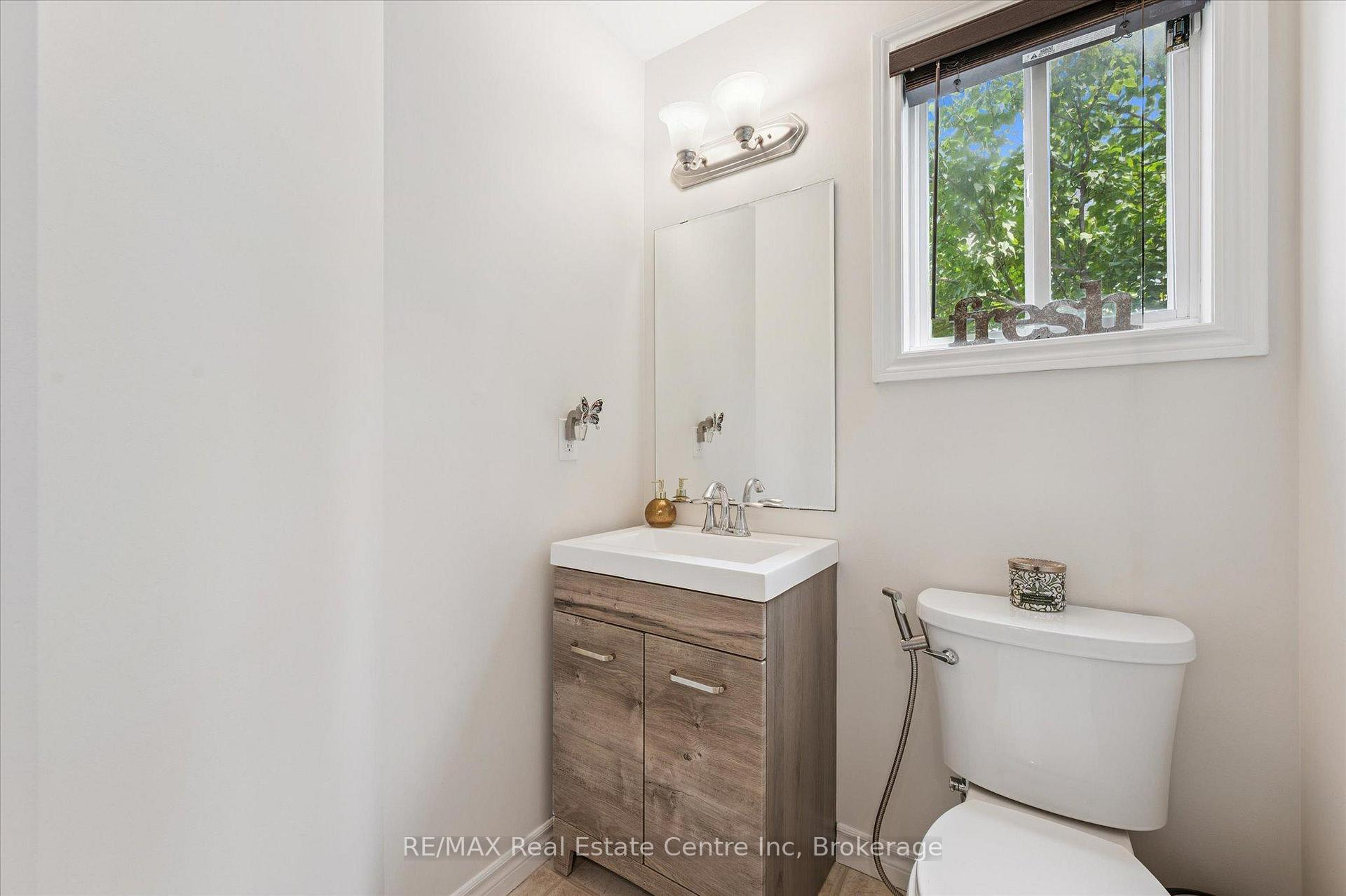 Photo 13 of 24 Wilkie Crescent, Guelph, Pineridge/Westminster Woods — HOMEH