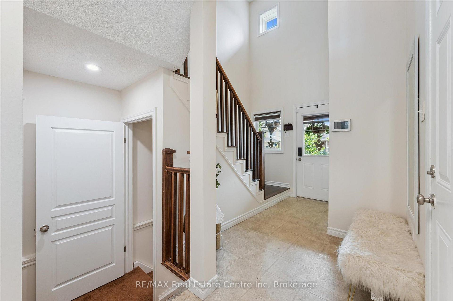 Photo 14 of 24 Wilkie Crescent, Guelph, Pineridge/Westminster Woods — HOMEH