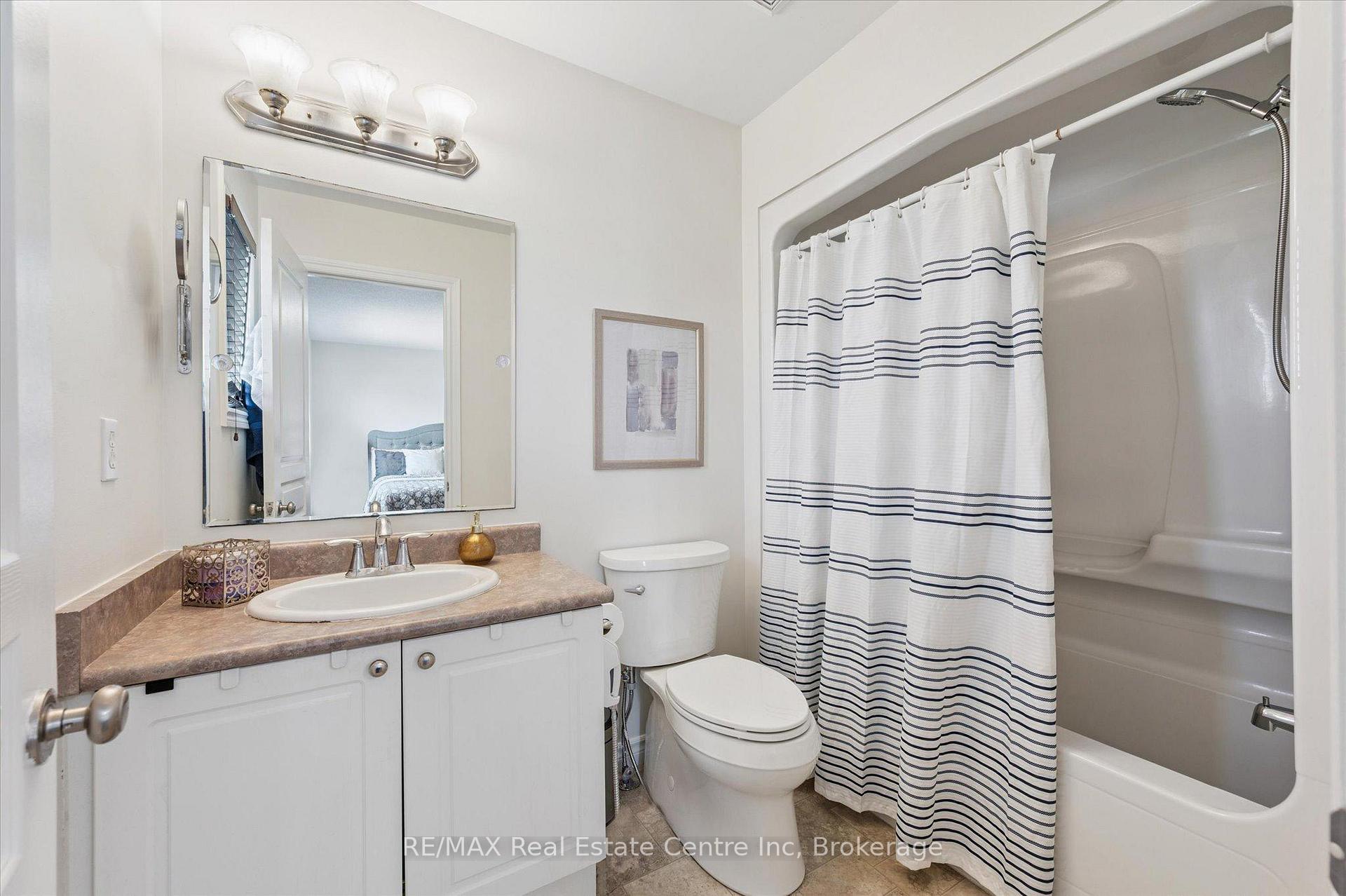 Photo 16 of 24 Wilkie Crescent, Guelph, Pineridge/Westminster Woods — HOMEH