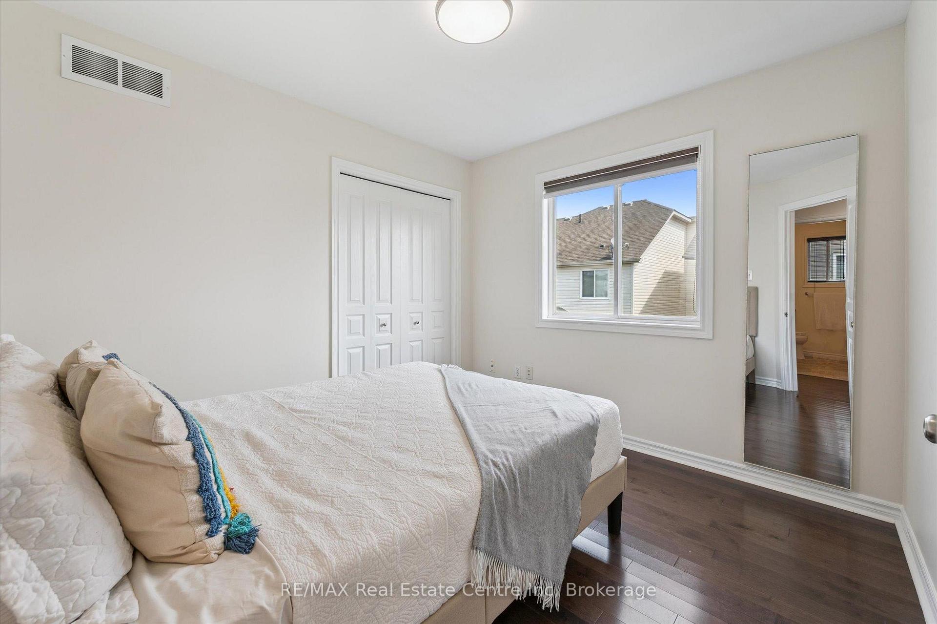 Photo 17 of 24 Wilkie Crescent, Guelph, Pineridge/Westminster Woods — HOMEH